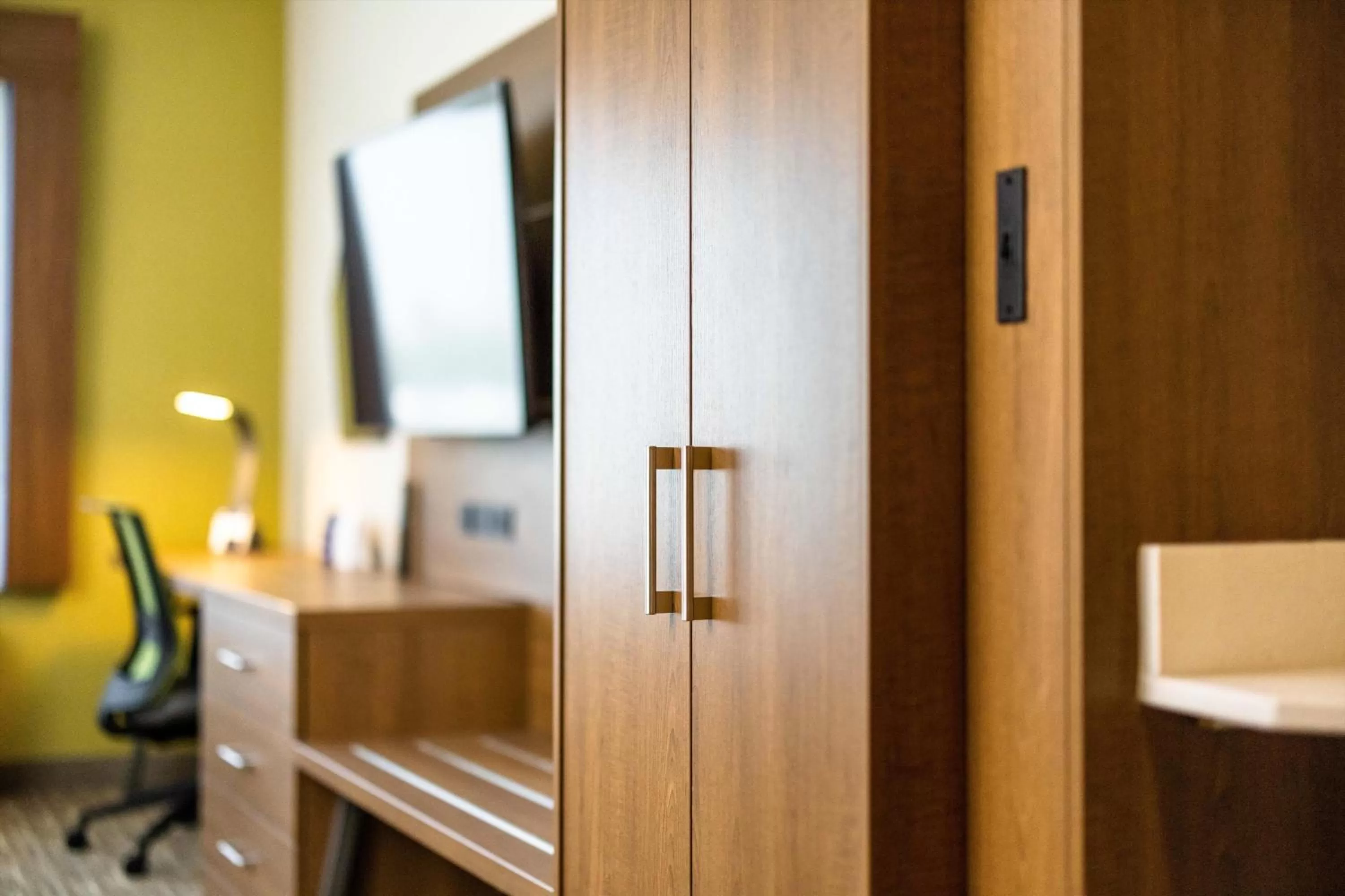 Photo of the whole room in Holiday Inn Express & Suites - San Jose Silicon Valley by IHG