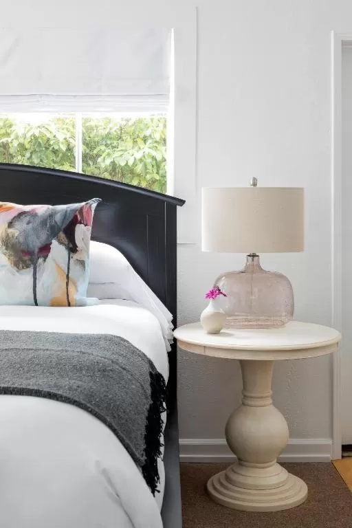 Bed in Inns of Mendocino