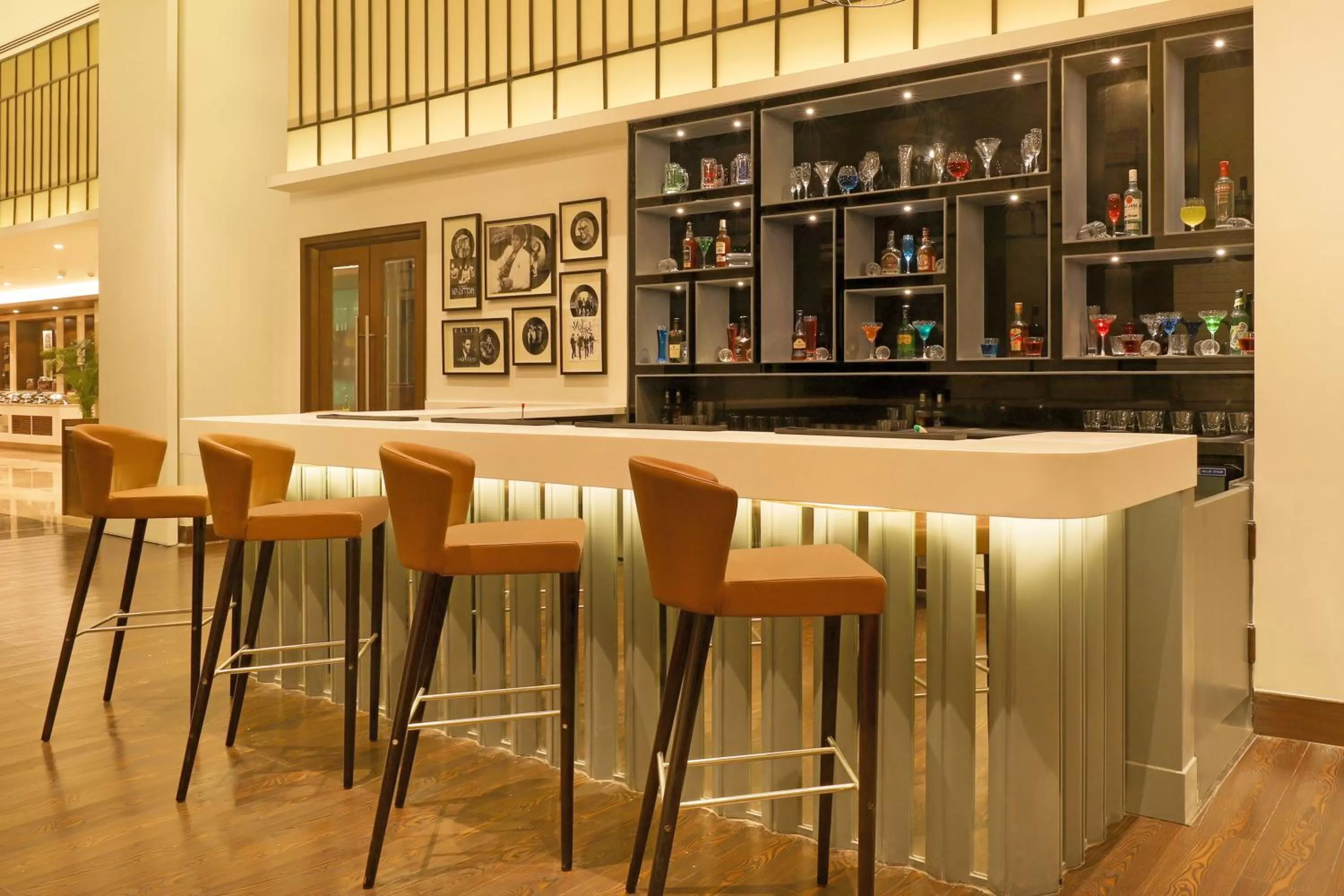 Lounge or bar in Lemon Tree Hotel, Jhansi