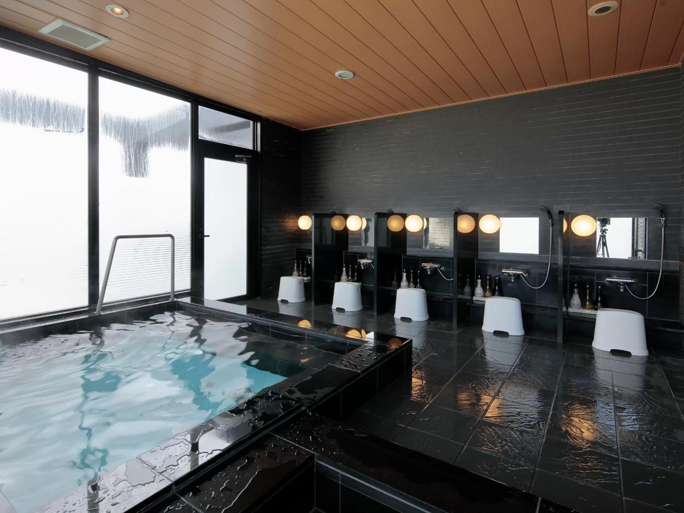 Public Bath in Candeo Hotels Kameyama