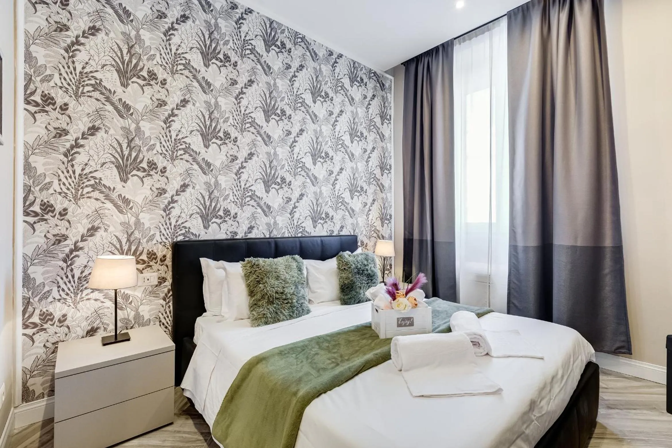 Bedroom, Bed in Hanky Suite