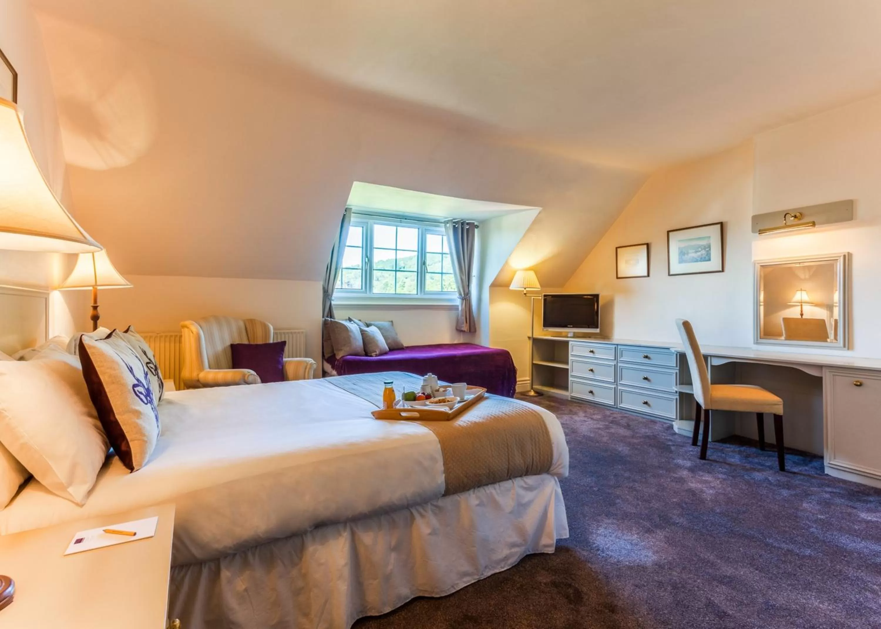 Bedroom, Bed in Colwall Park - Hotel, Bar & Restaurant