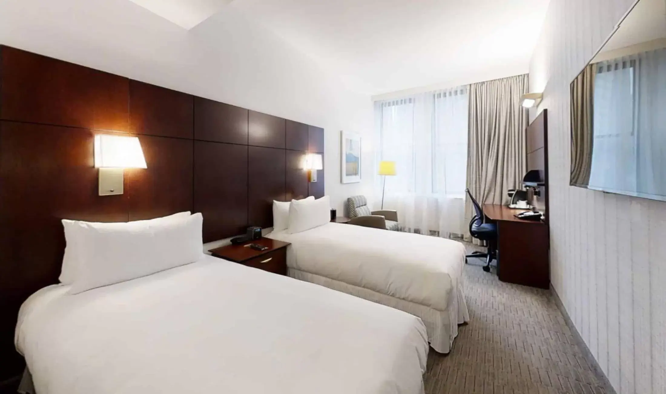 Standard Double or Twin Room in Club Quarters Hotel Wacker at Michigan, Chicago Standard Double or Twin Room in Club Quarters Hotel Wacker at Michigan, Chicago