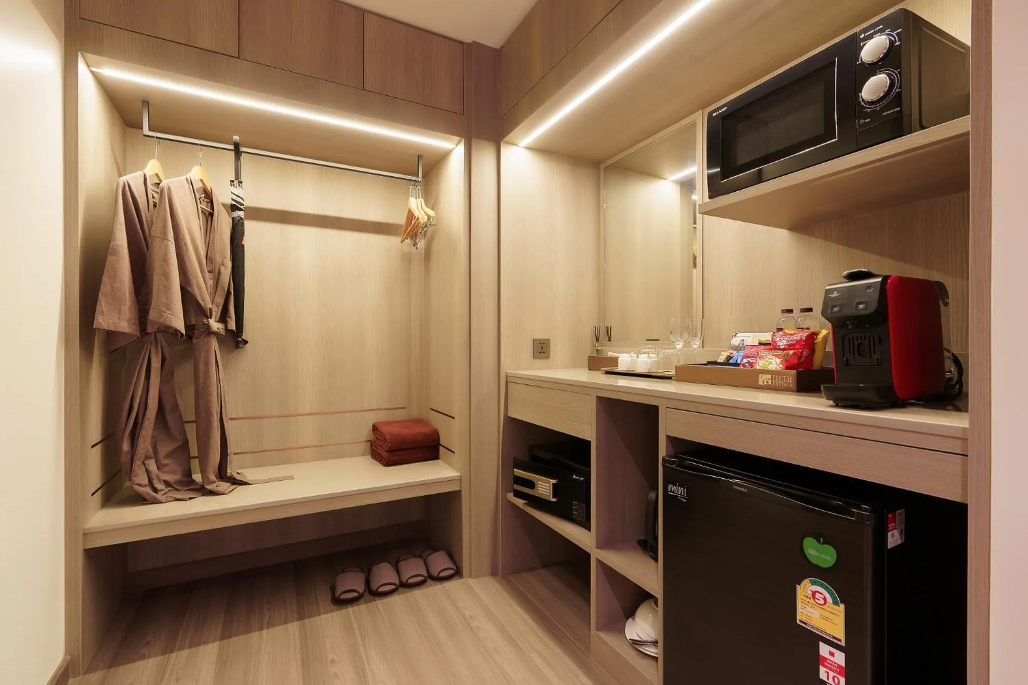 wardrobe in Fifth Pattaya Jomtien By Shiwalai Int