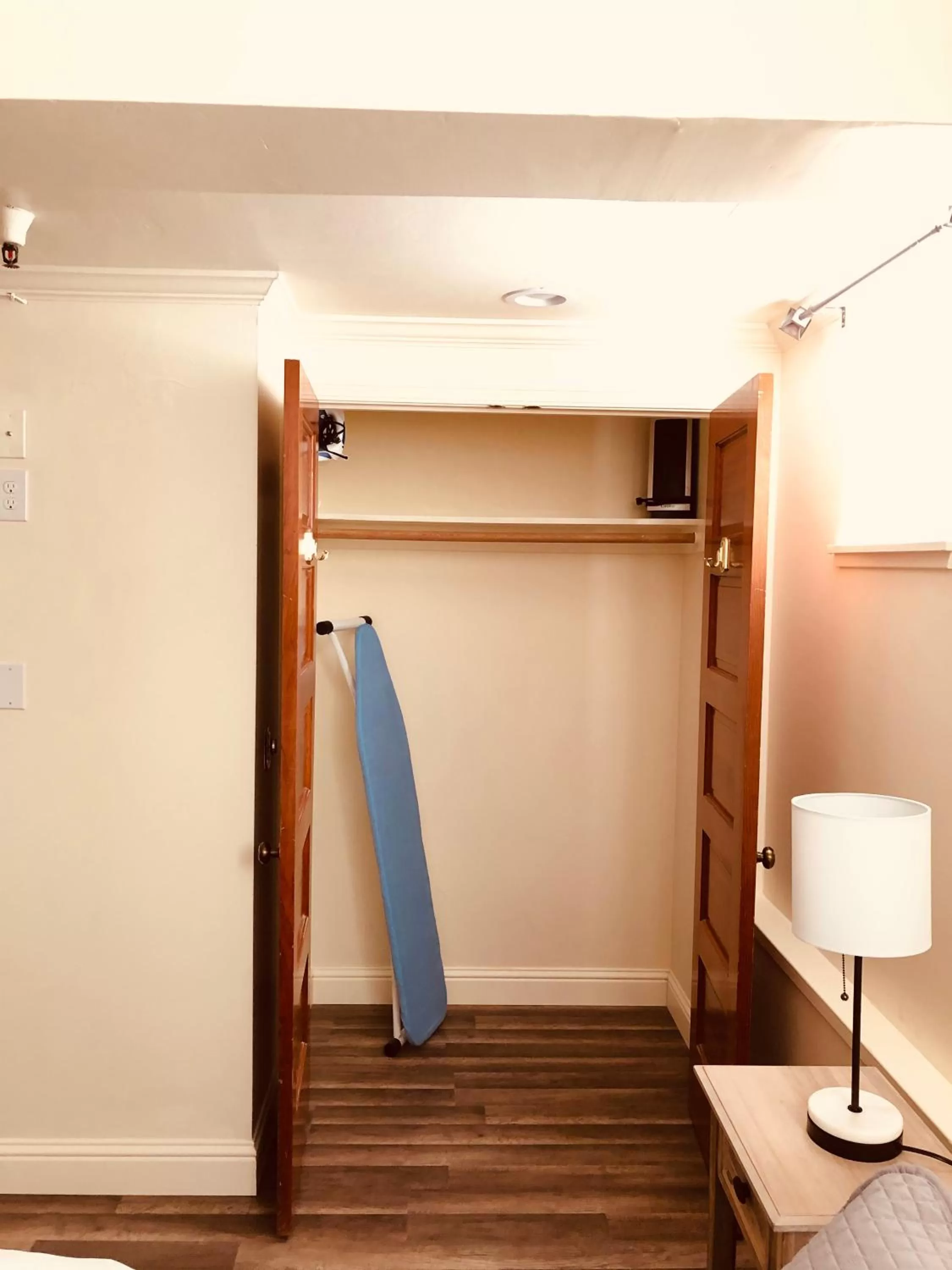 flat iron in Pacific Grove Inn