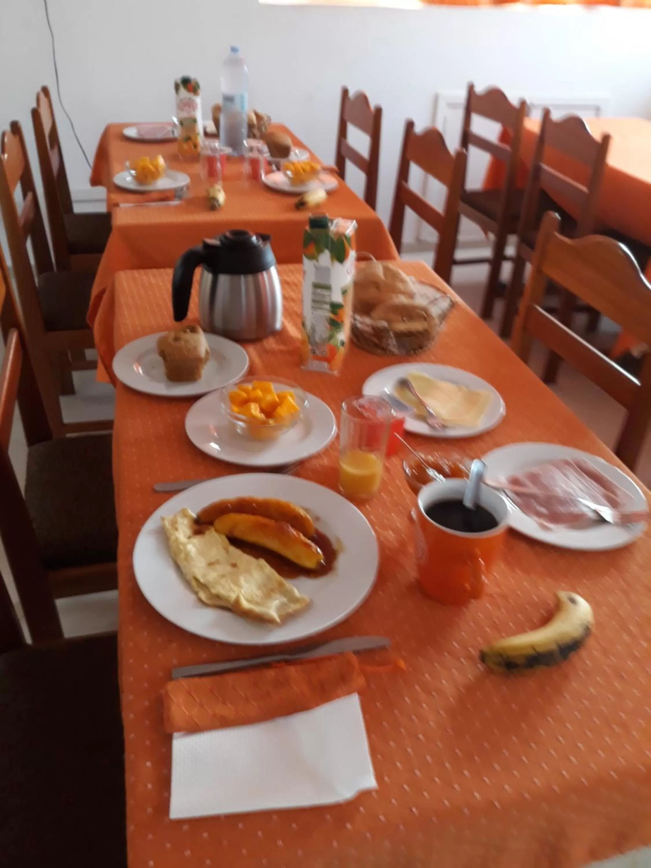 Restaurant/places to eat in Yria Residencial