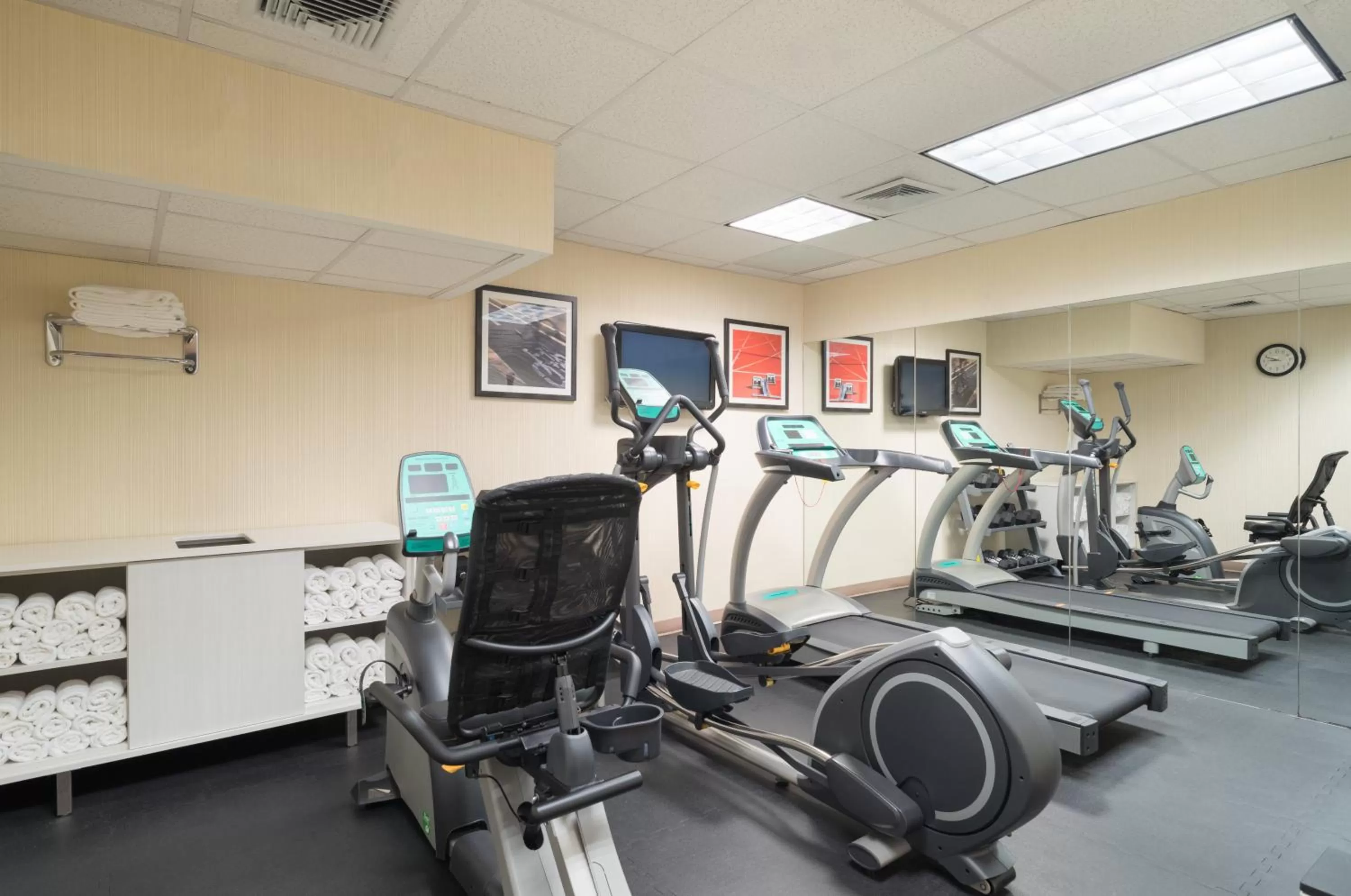 Fitness centre/facilities in Holiday Inn Express - Wall Street by IHG