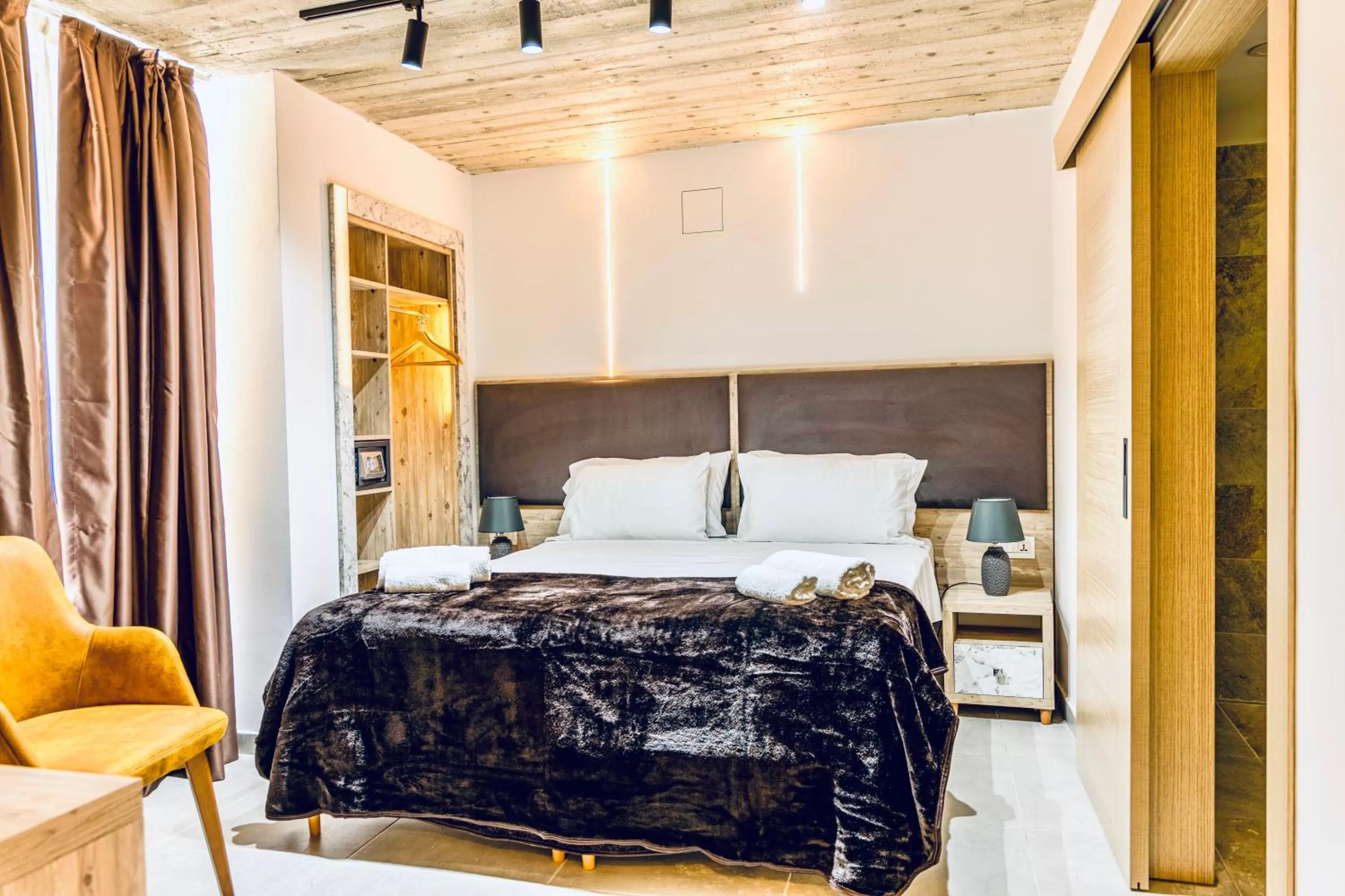 Bed in The Mike Hotel by CX Collection