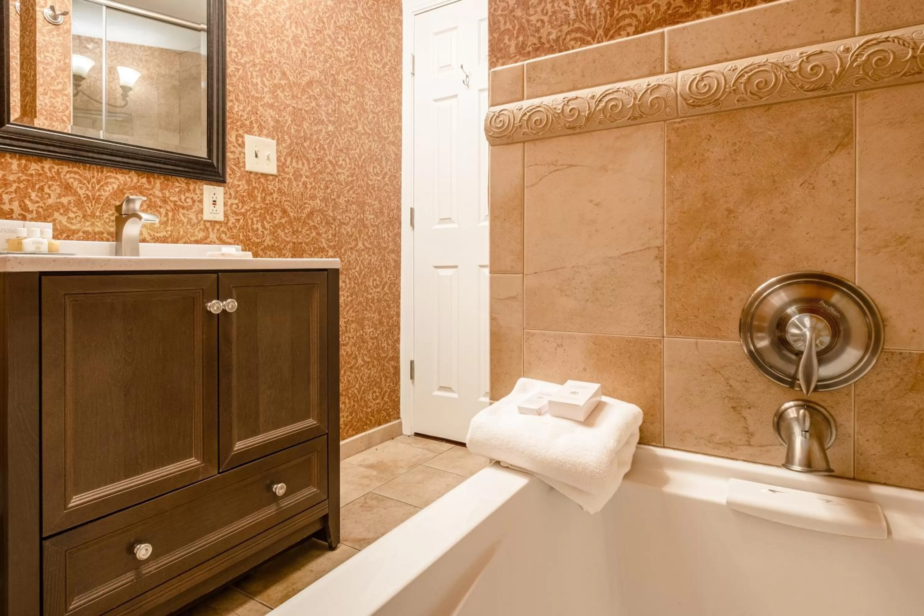 Bathroom in Red Coach Inn