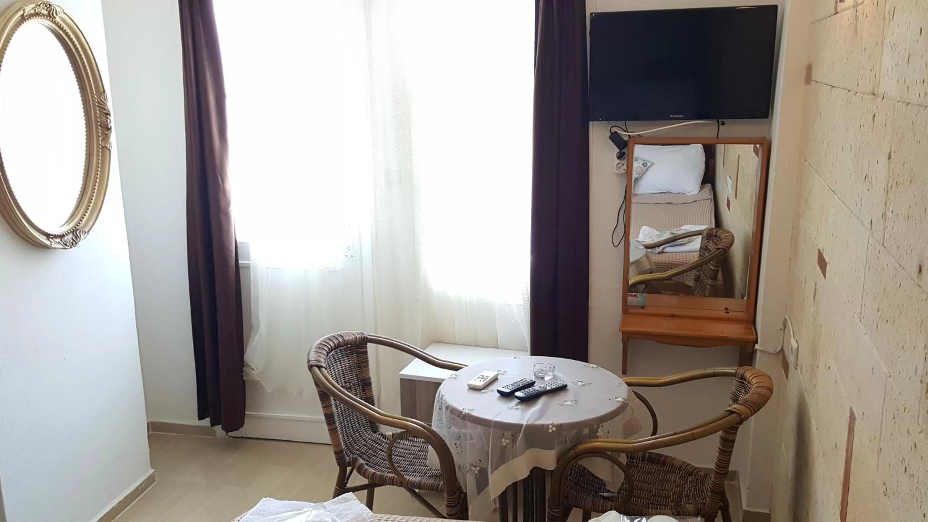 Photo of the whole room in Foça Ensar Hotel