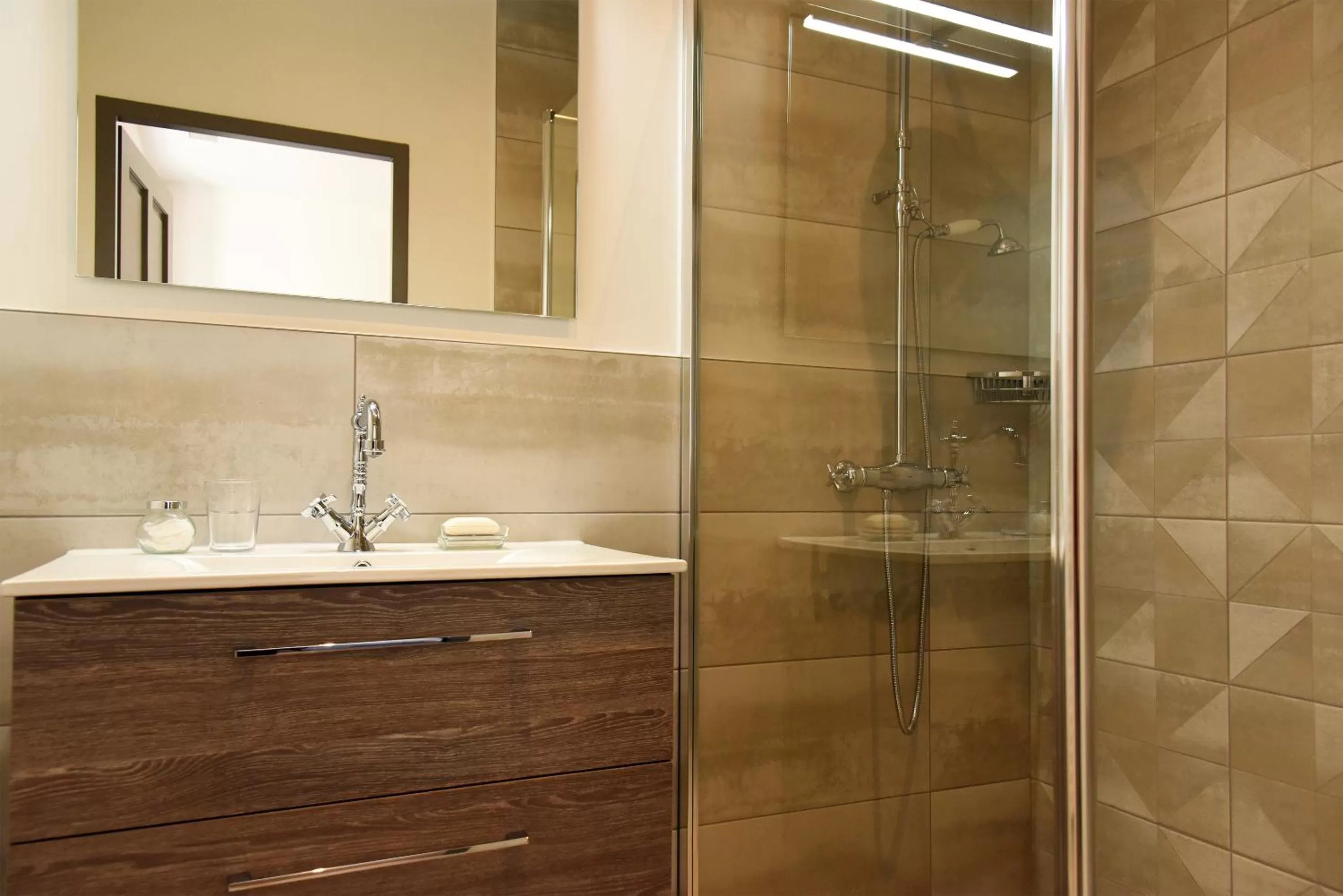 Bathroom in Le Charles V