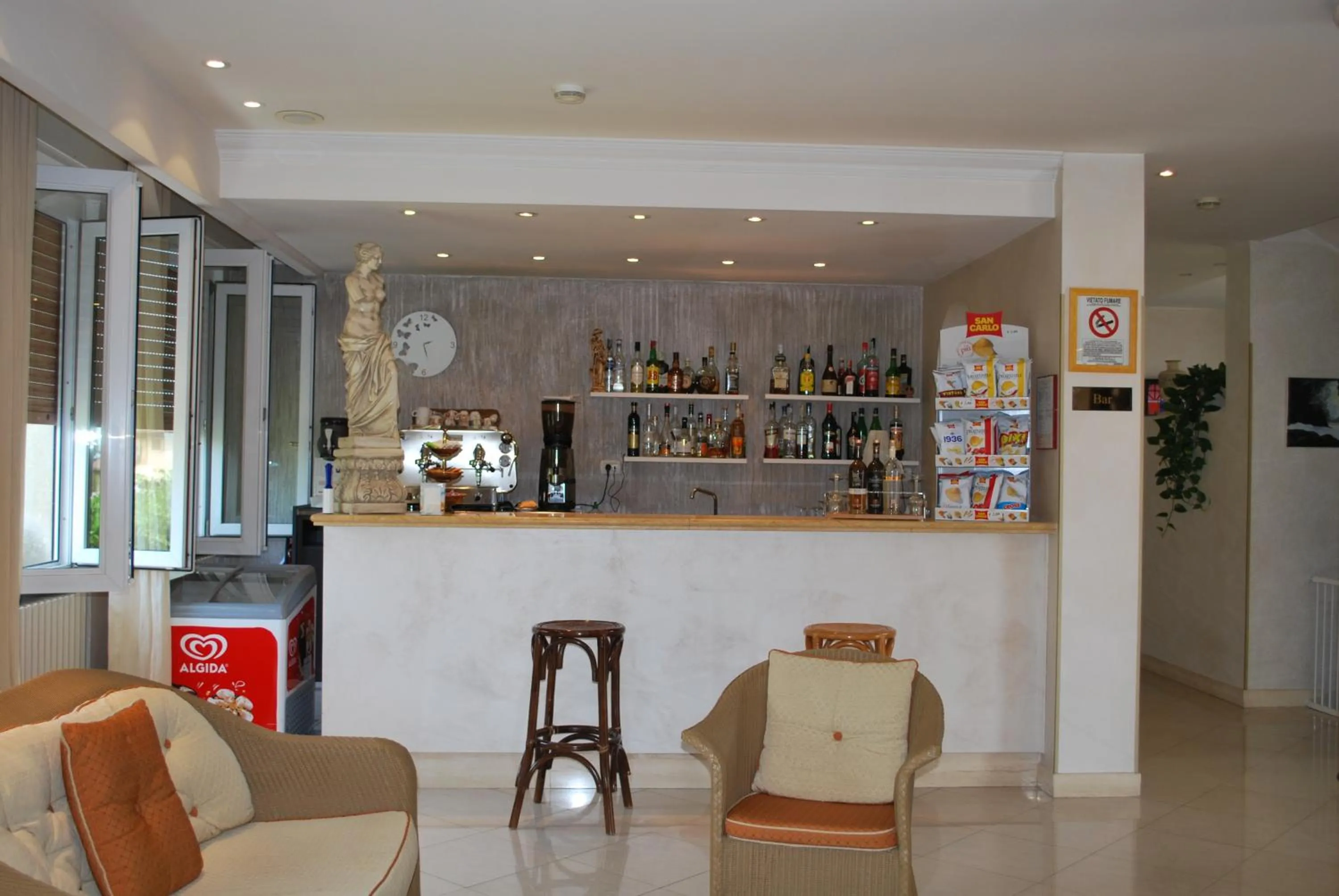Lounge or bar in Hotel Alsazia