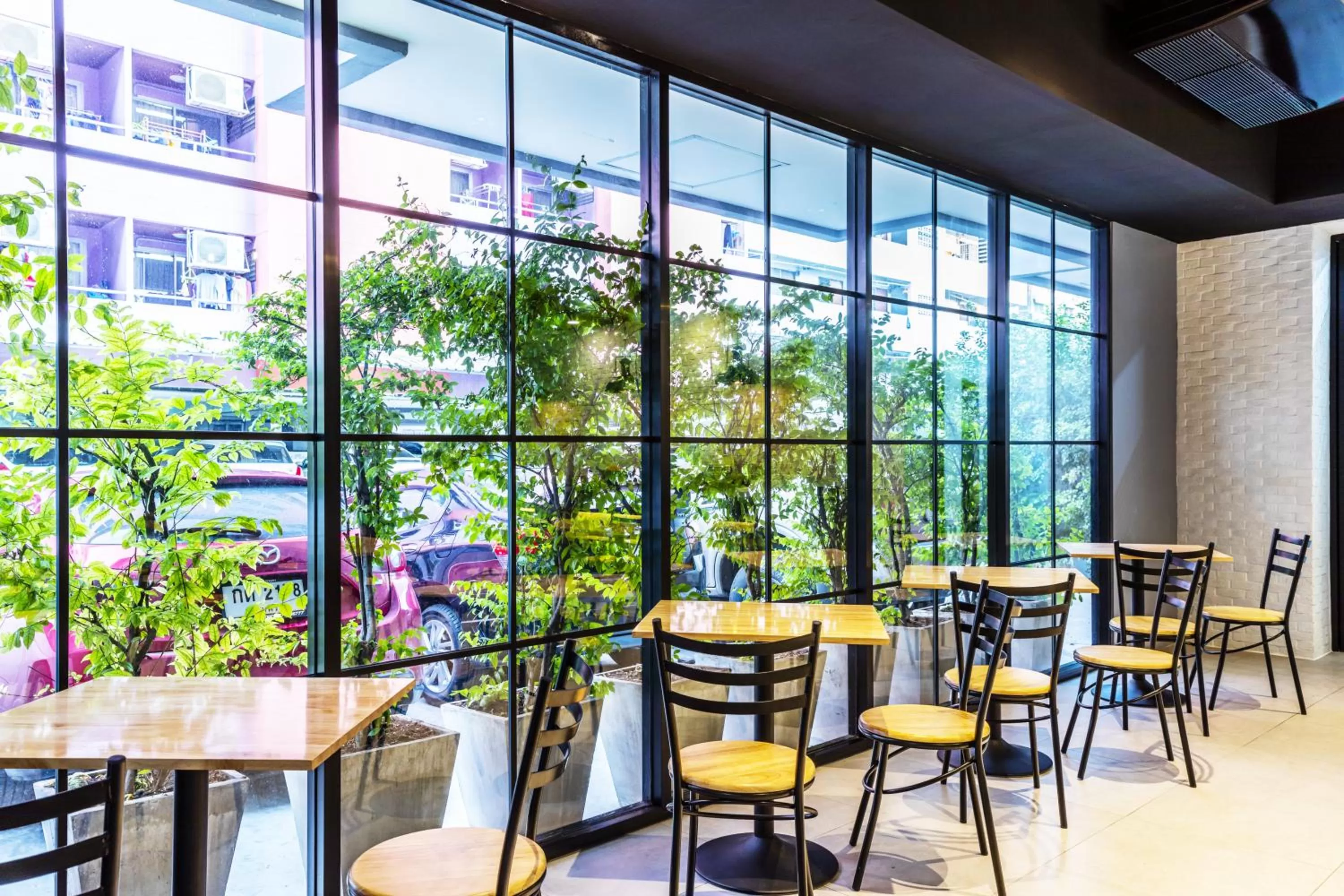 Restaurant/places to eat in Aliz Hotel