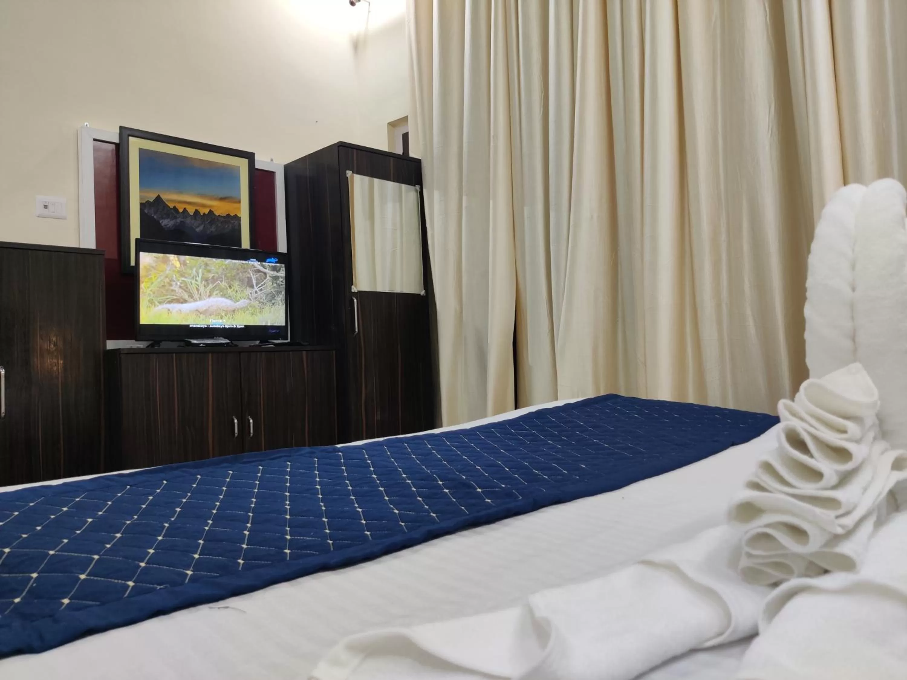 Bedroom, Bed in The Corbett Jungle By JitaInn