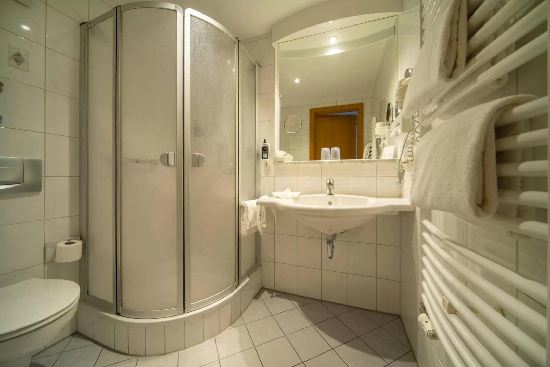 Bathroom in Aktiv Hotel Schweiger