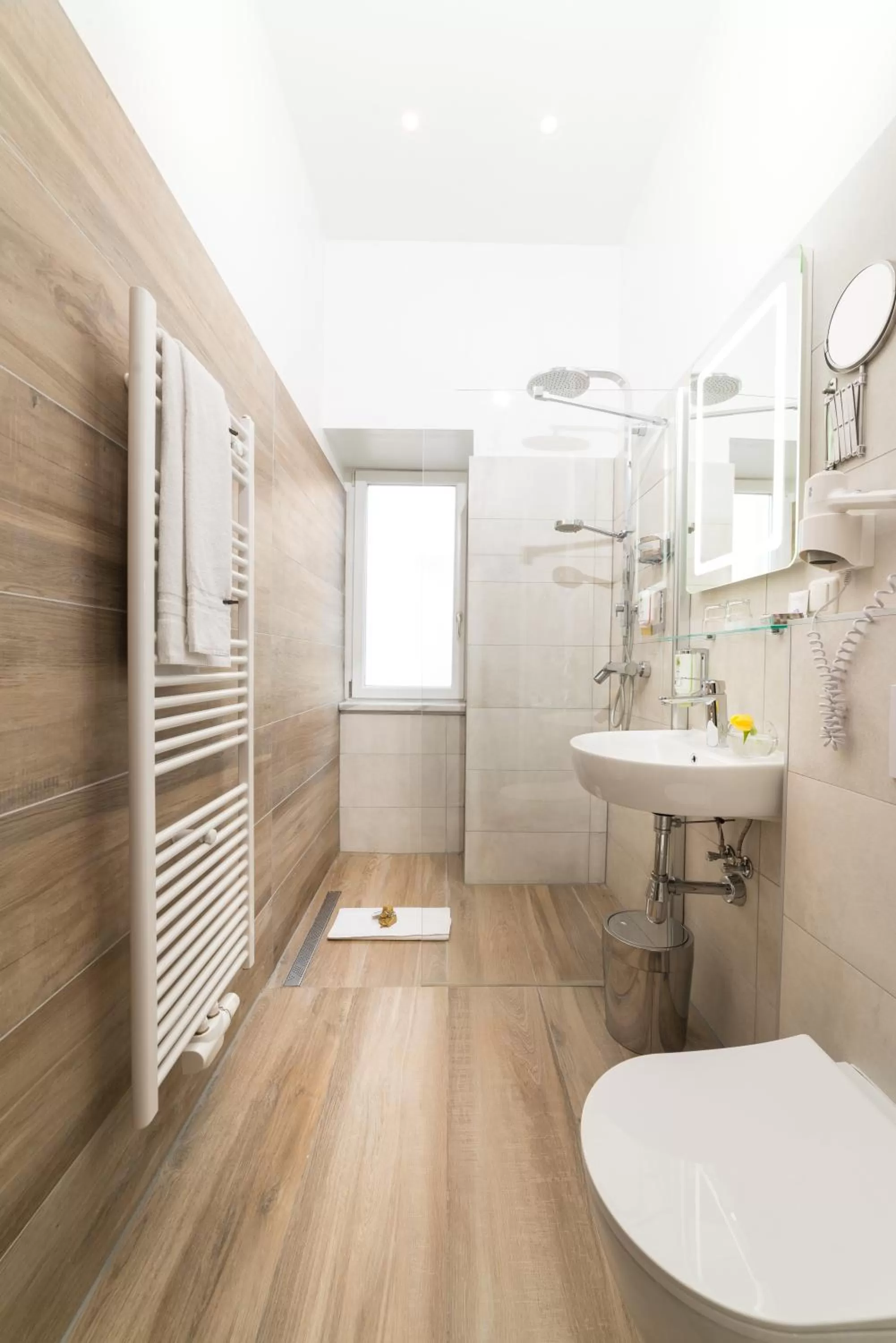 Toilet in BoutiqueHOTEL Donauwalzer