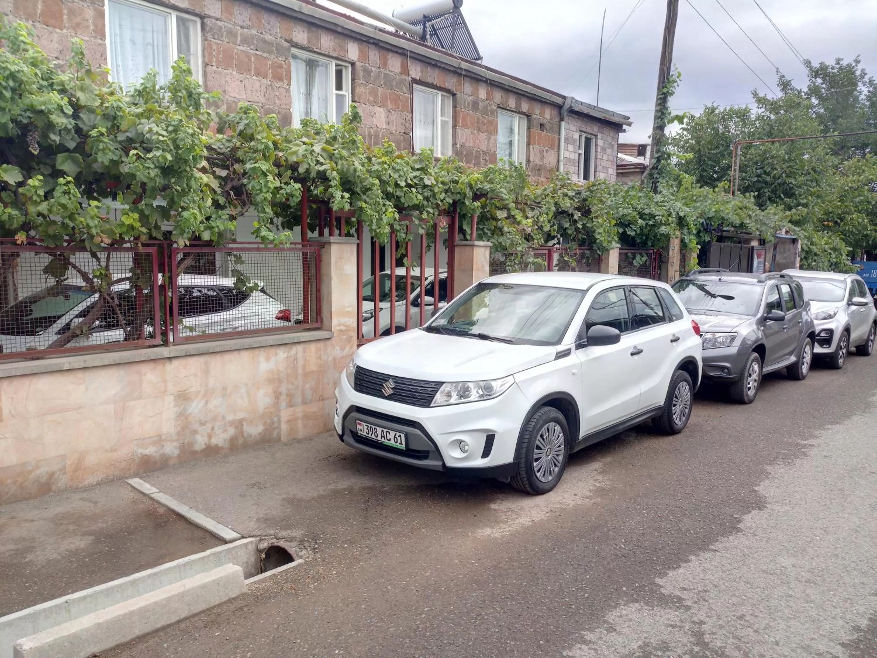 Facade/entrance in Karine B&B
