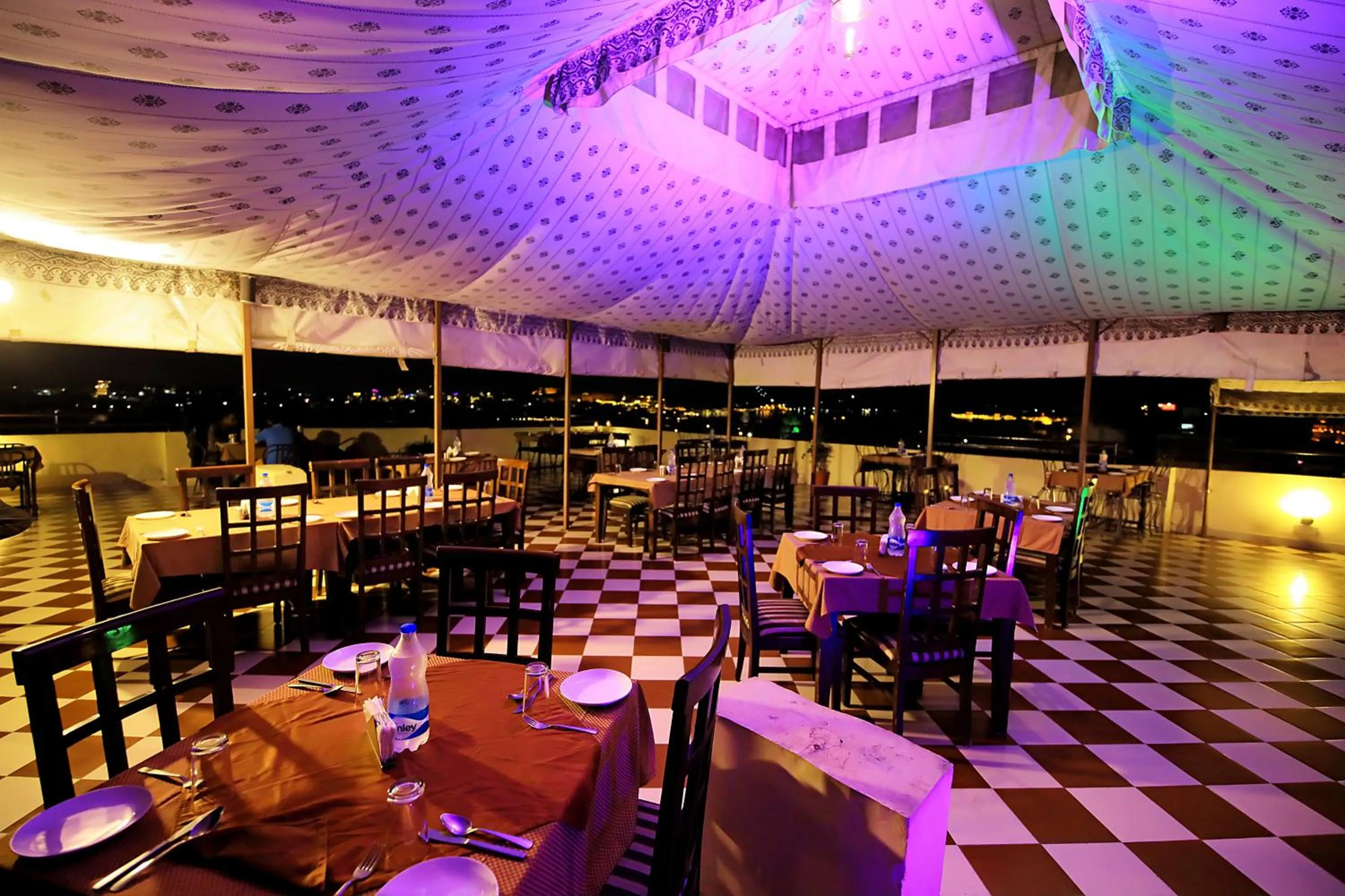Restaurant/Places to Eat in Hotel Royal Pratap Niwas