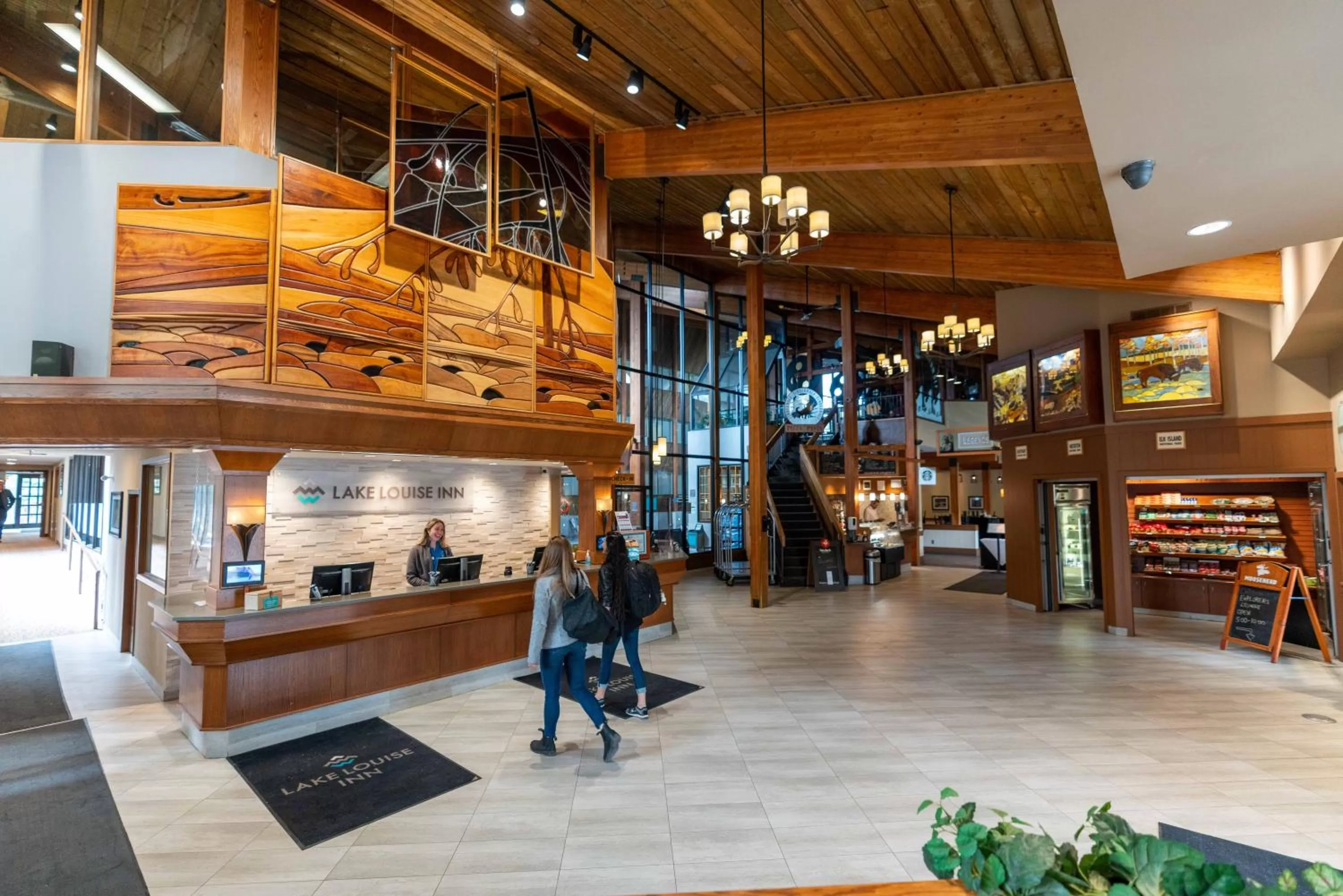 Restaurant/places to eat in Lake Louise Inn