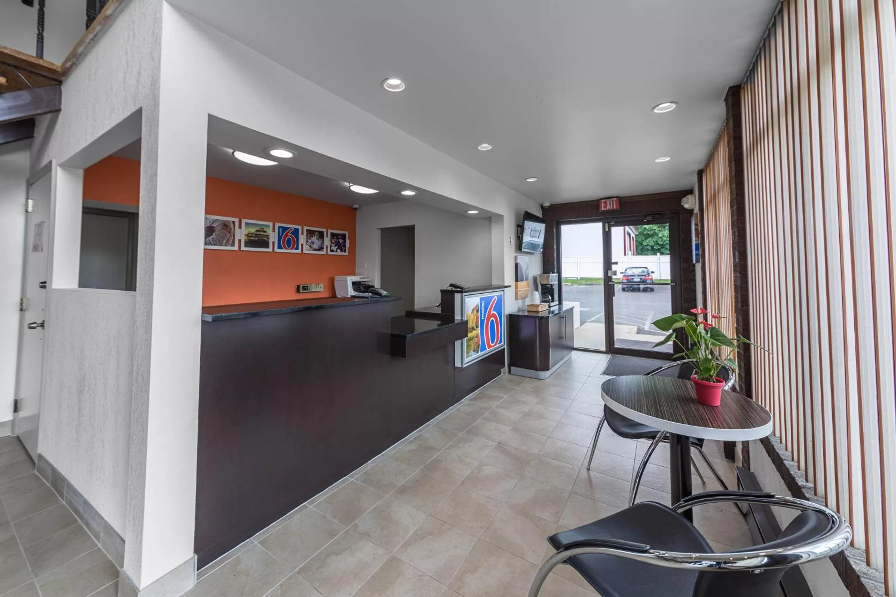 Lobby or reception in Motel 6-Warminster, PA
