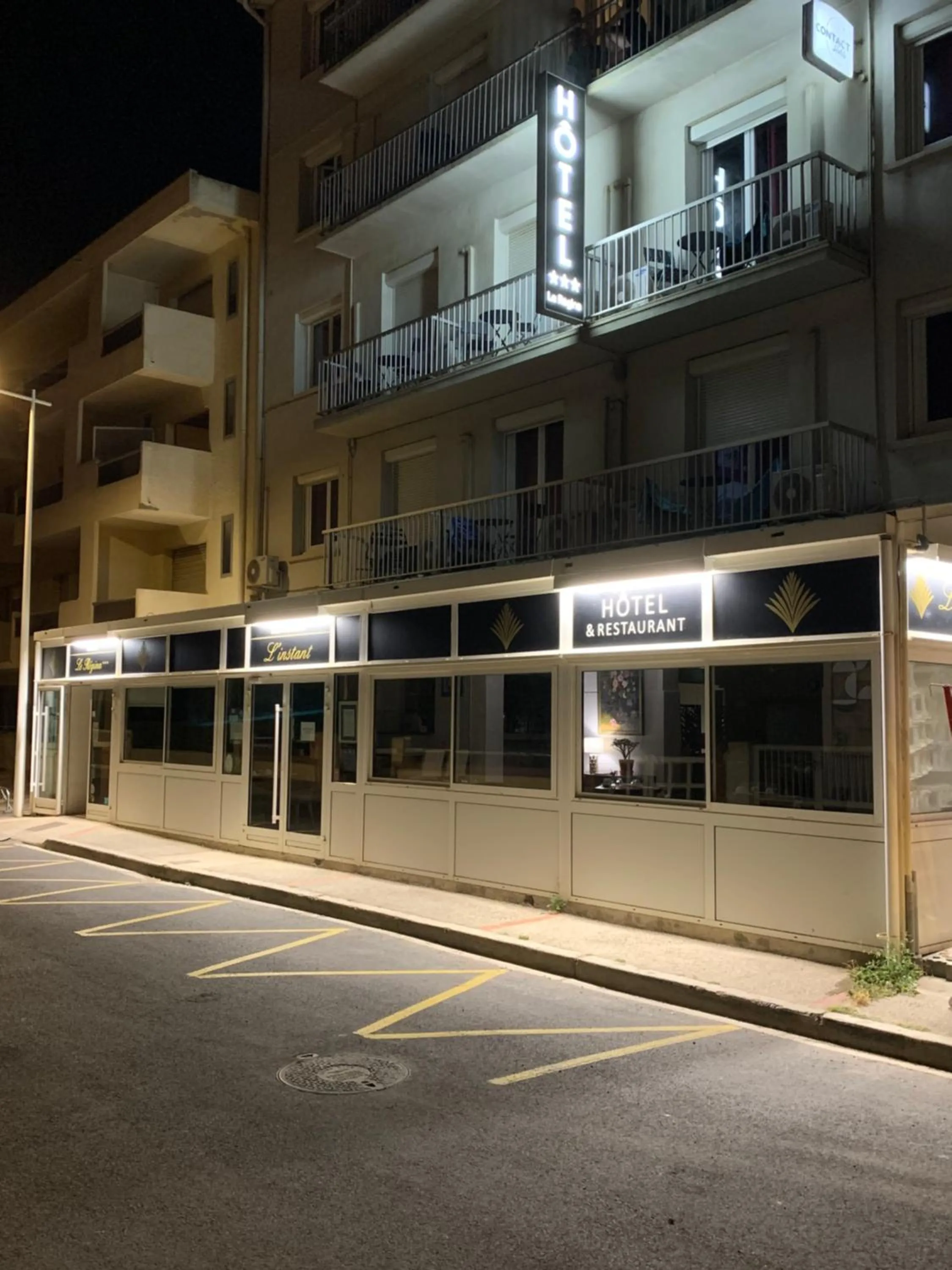 Property building in Le Regina Hôtel et restaurant Canet-plage