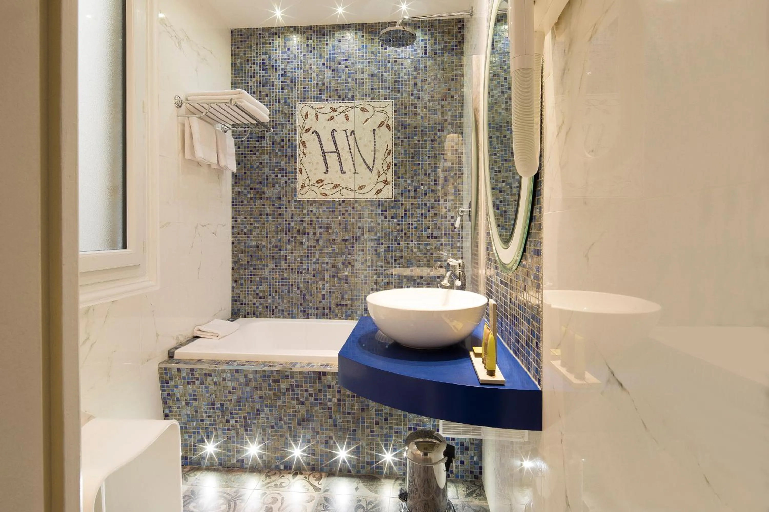 Bathroom in Hotel Residence Henri IV