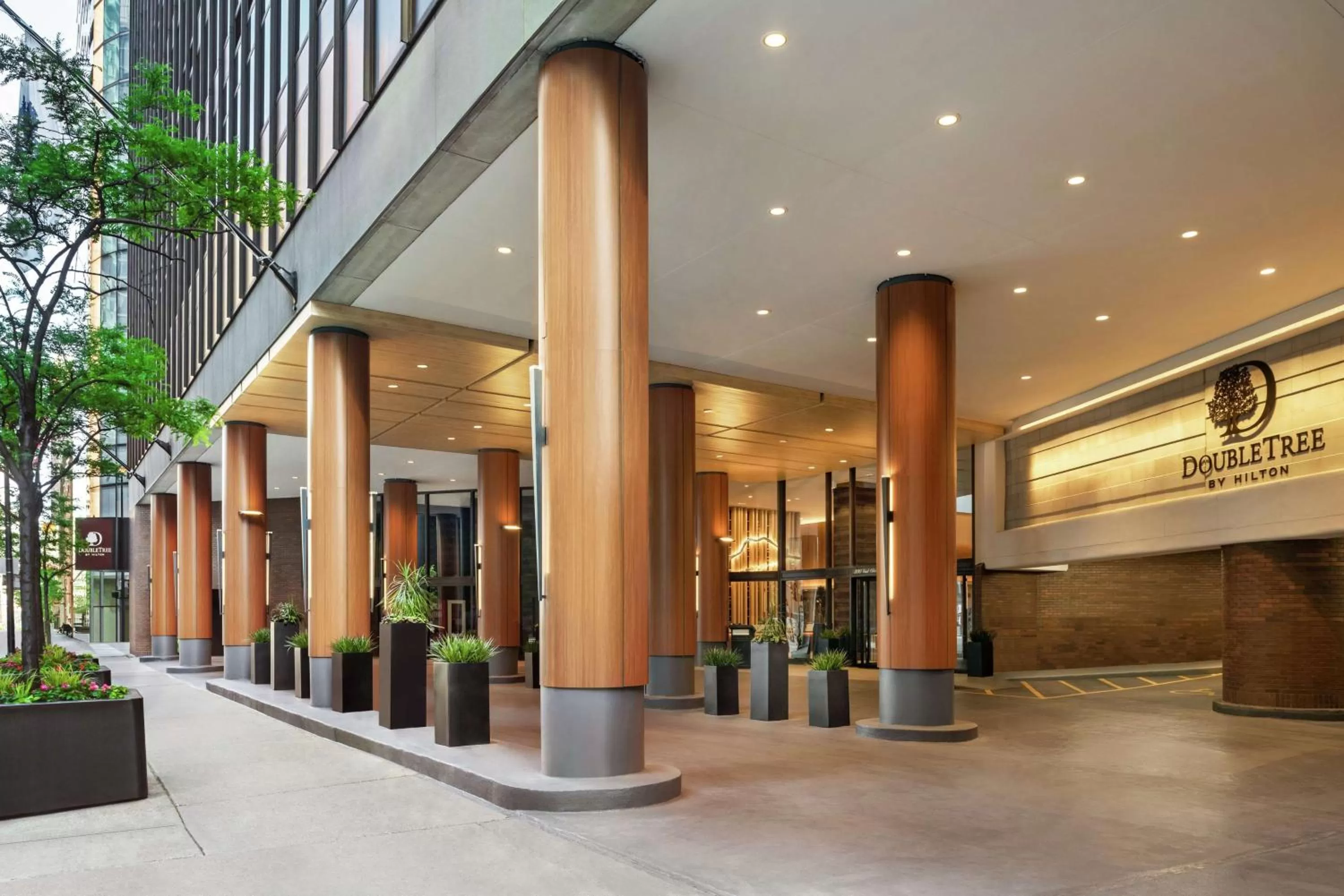 Property building in DoubleTree by Hilton Chicago Magnificent Mile