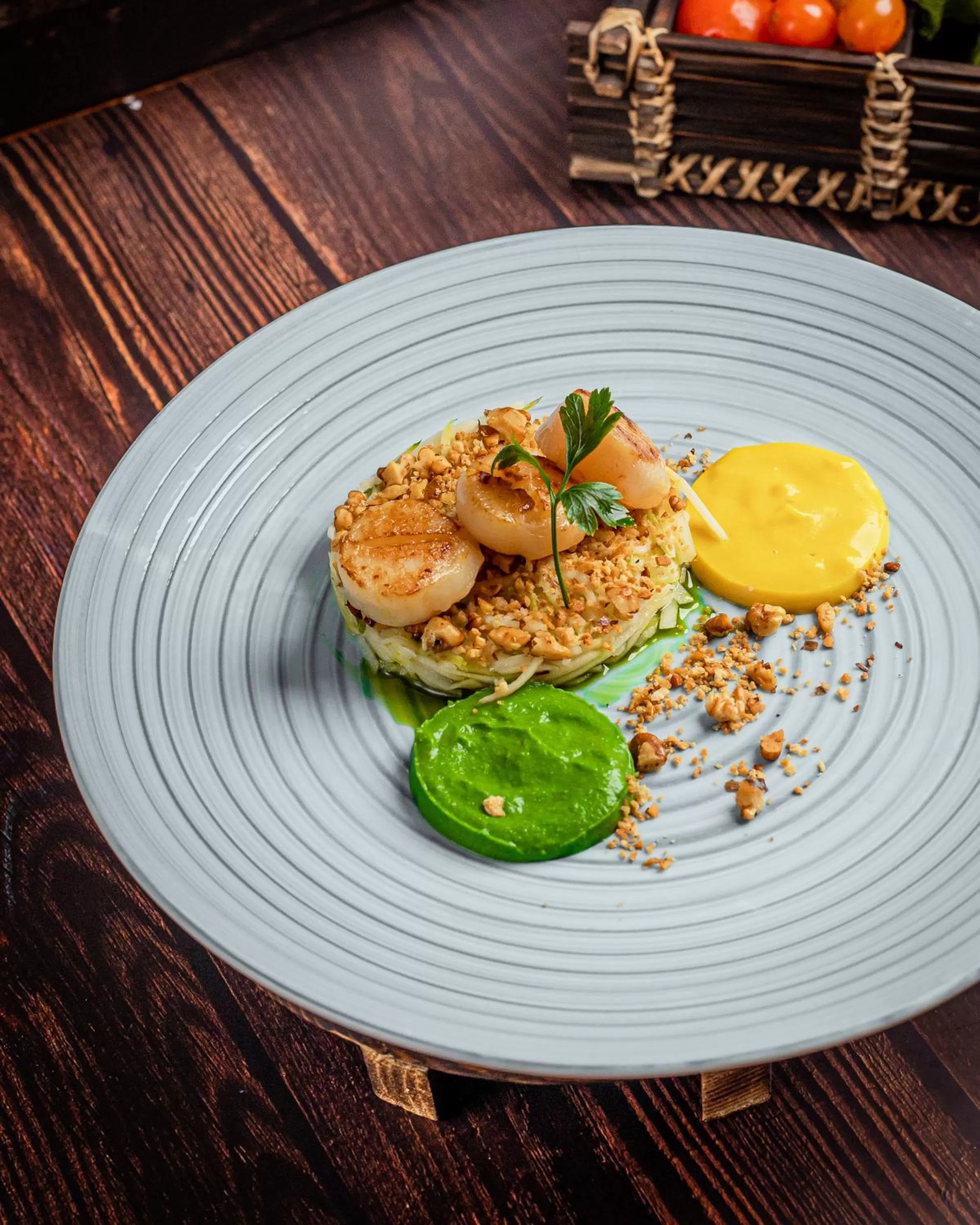 Restaurant/places to eat in Holiday Inn Dhaka City Centre by IHG