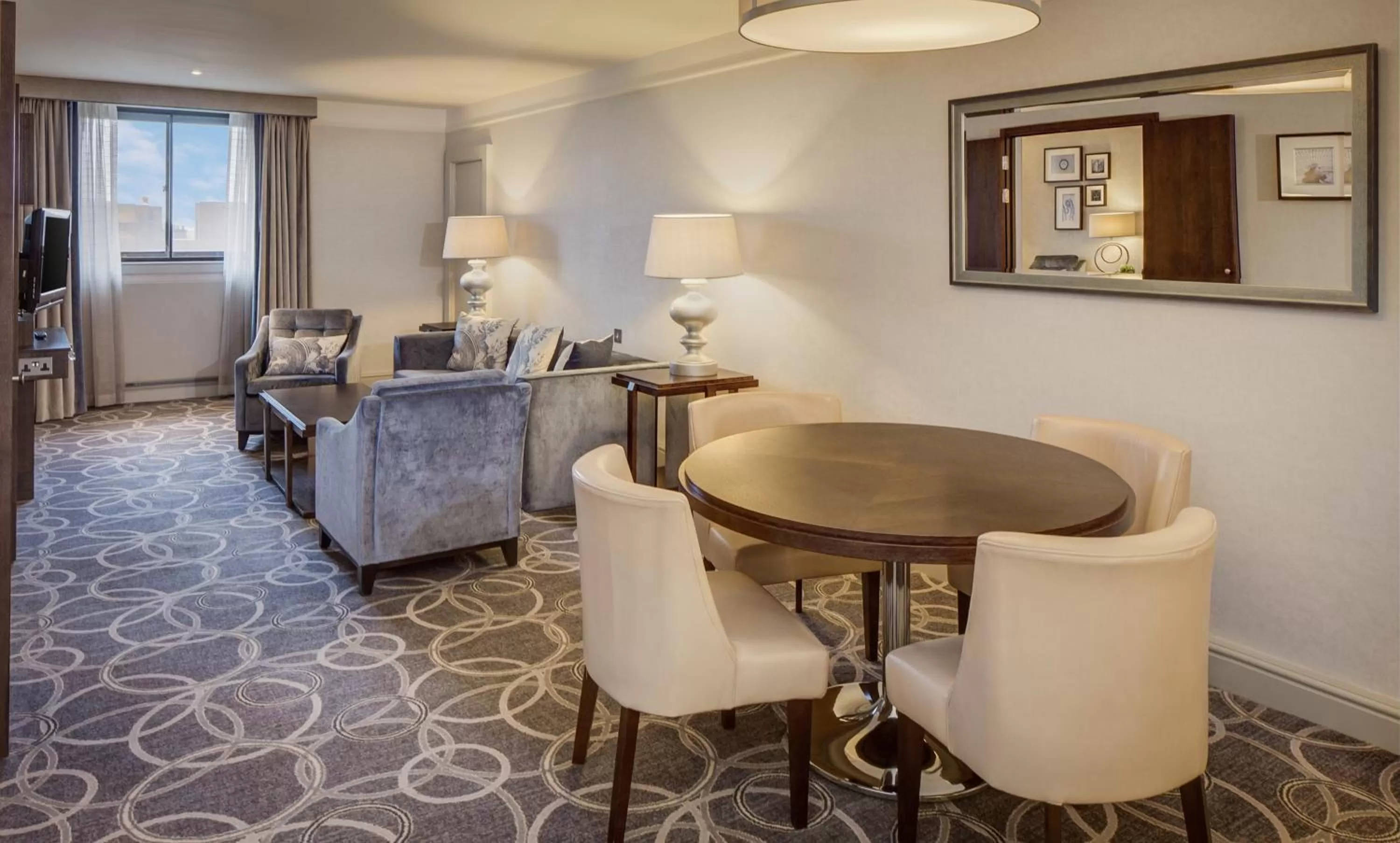 Living room in Glasgow Grosvenor Hotel