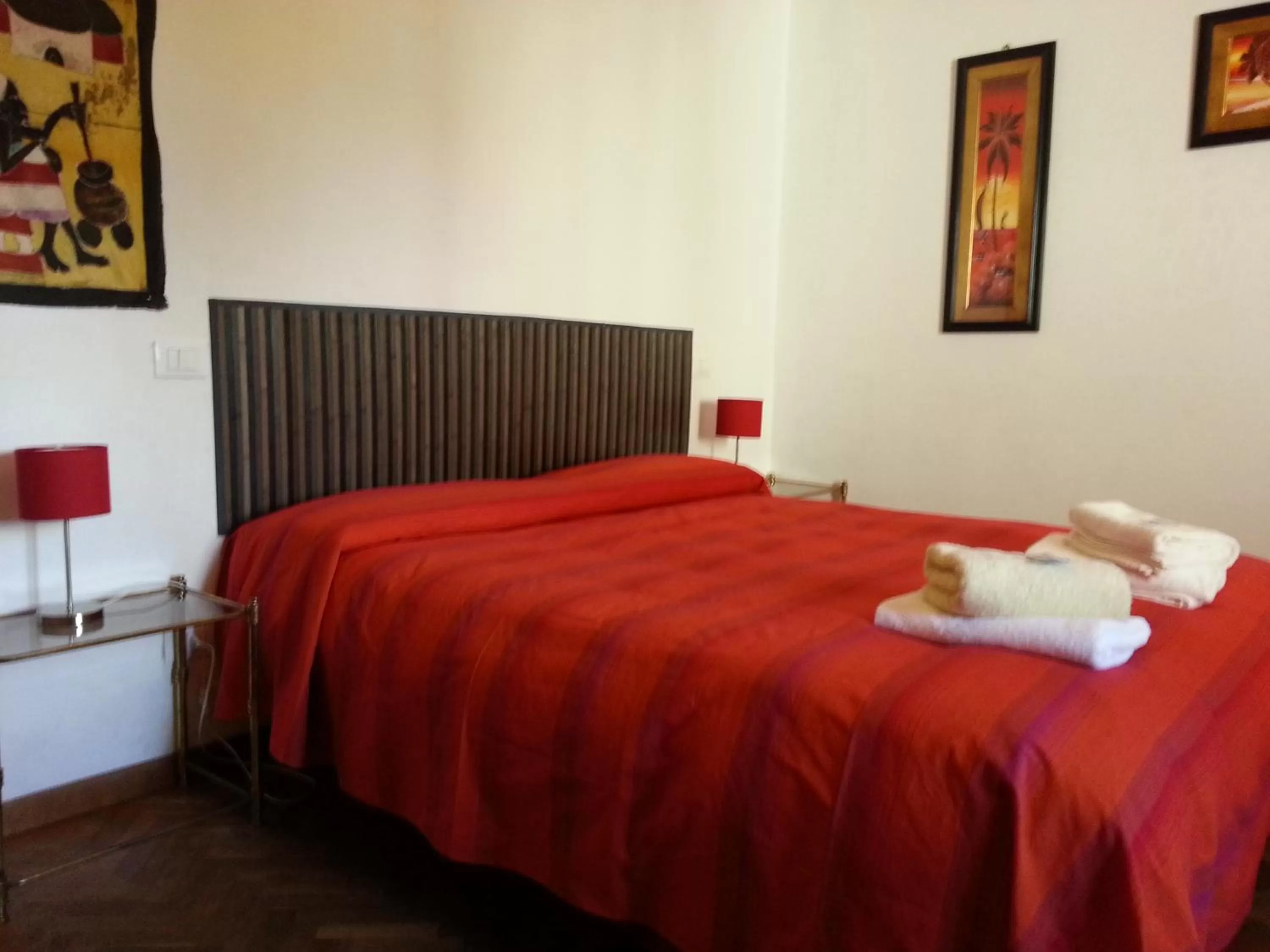 Double Room with Private Bathroom in A Due Passi Dal Centro Rooms For Rent