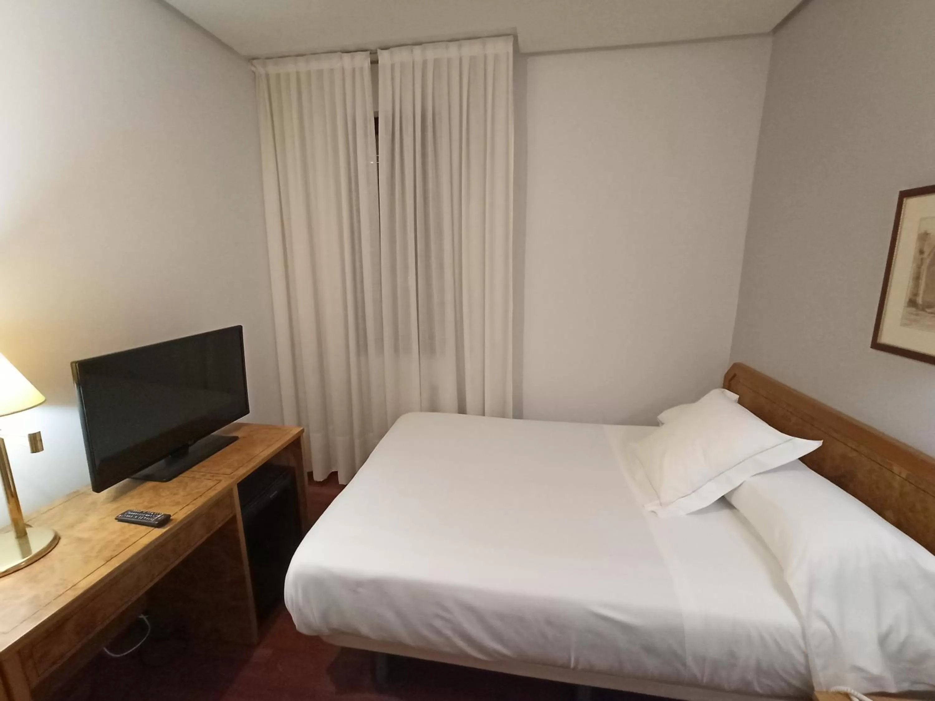 Photo of the whole room, Bed in ARVA Spa París