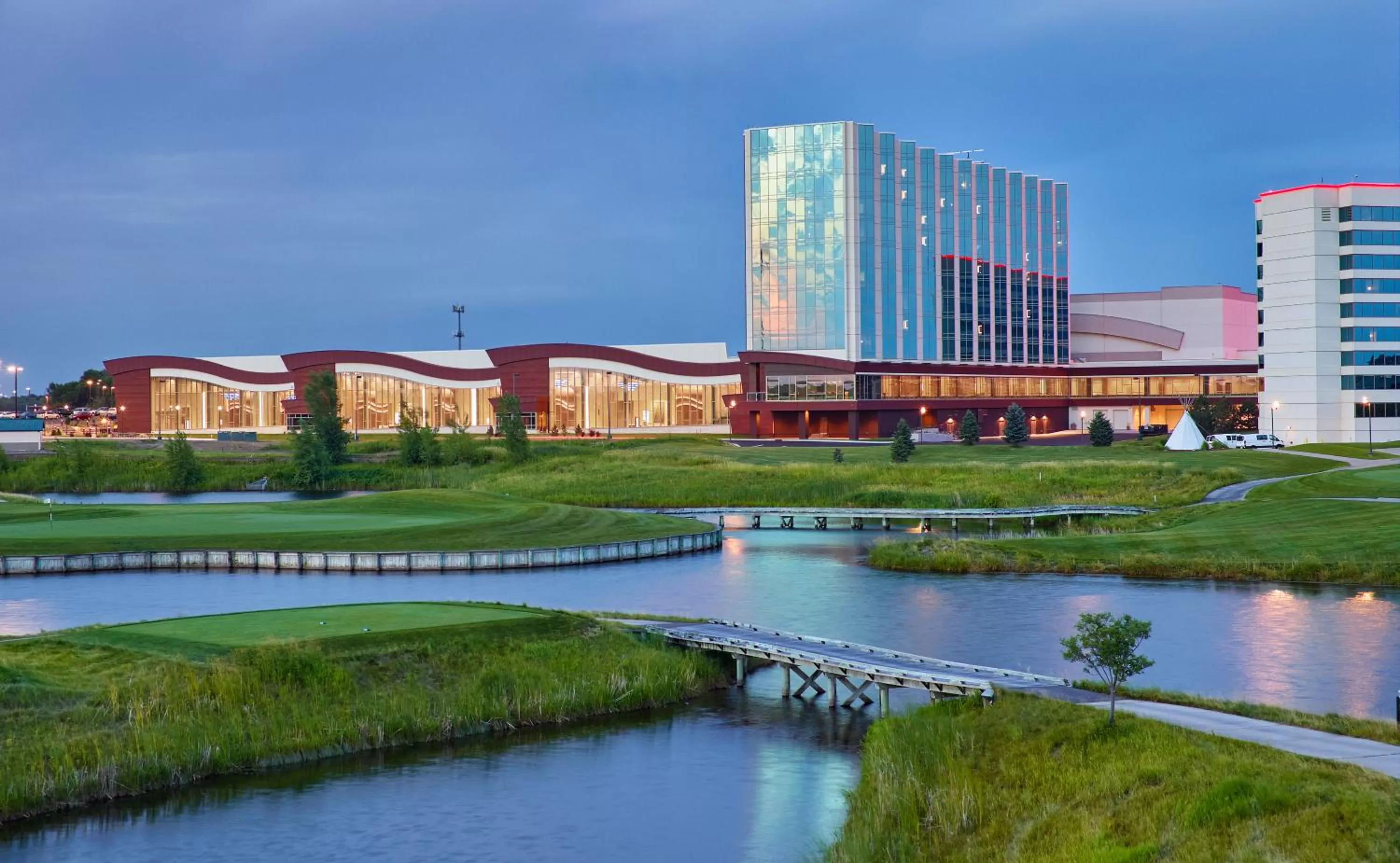 Facade/entrance in Mystic Lake Casino Hotel
