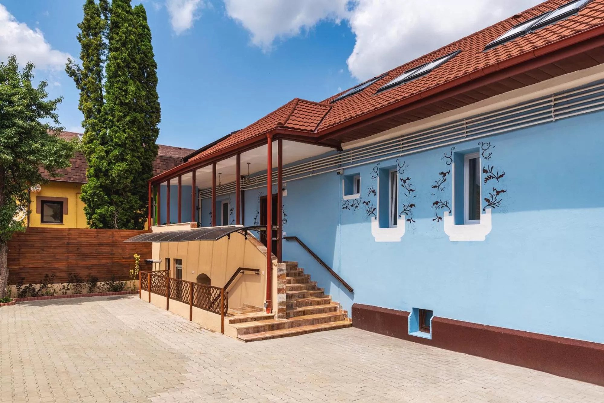 Patio in Nikolas Haus Central Location with Free Parking