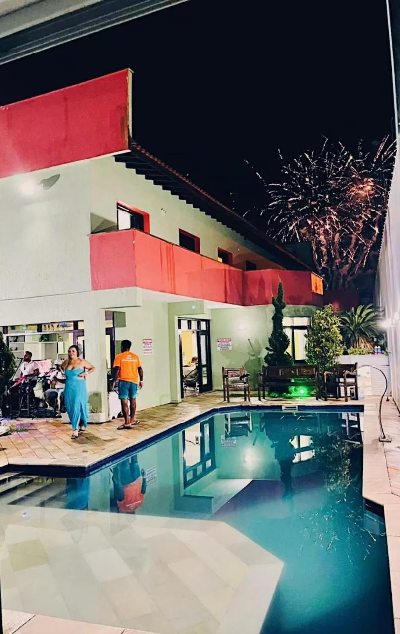 Swimming pool in Hostel e Pousada Bahia Beach