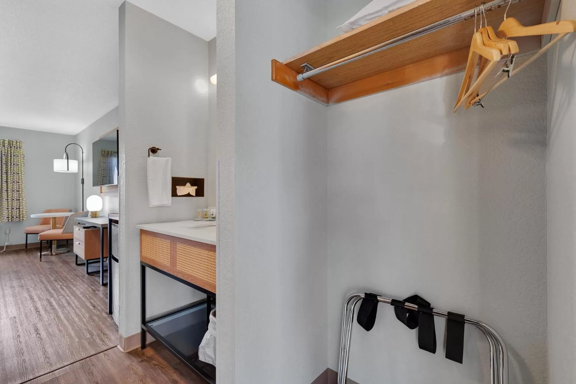 Garibaldi Inn at the Bay