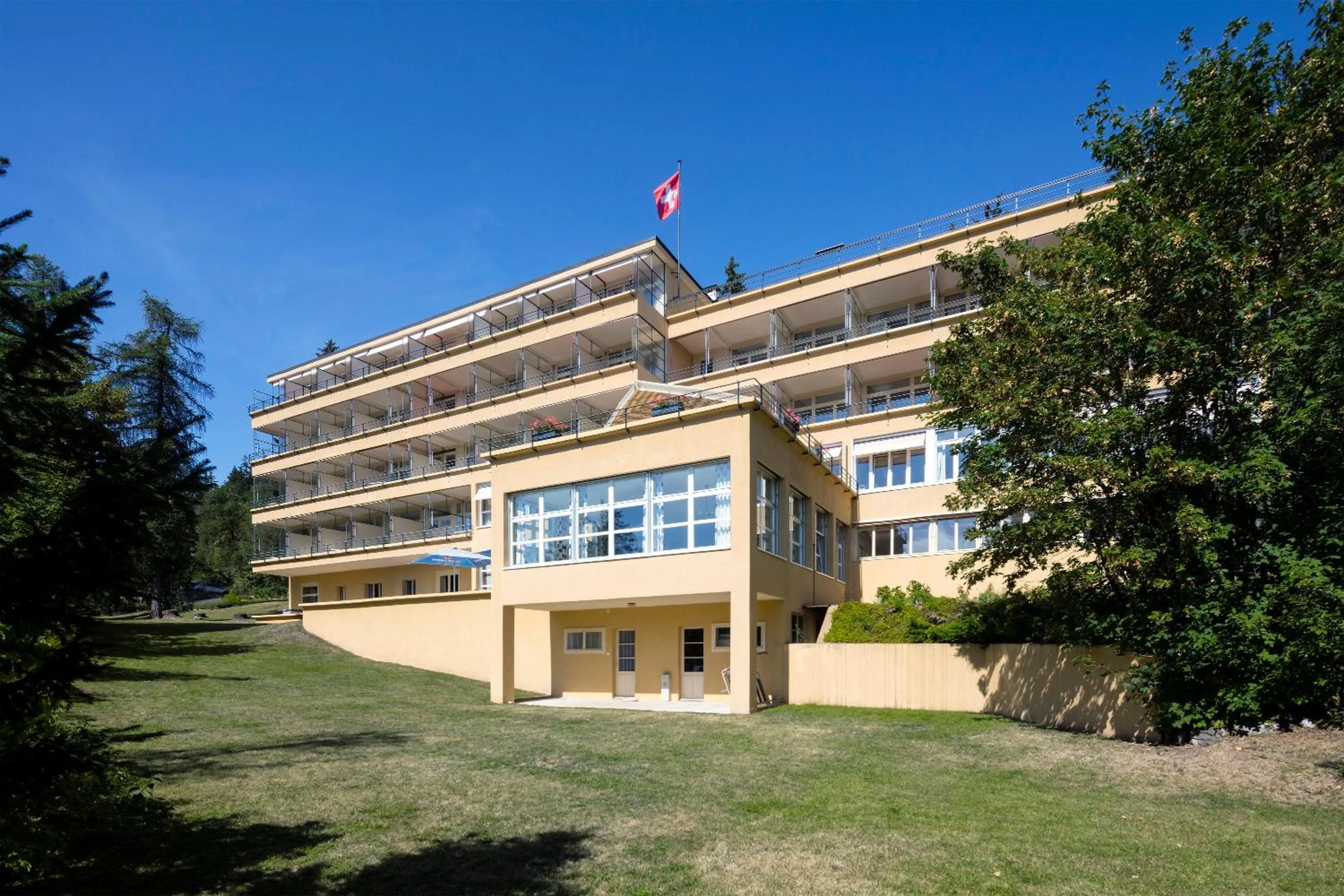 Property building in Crans-Montana Youth Hostel