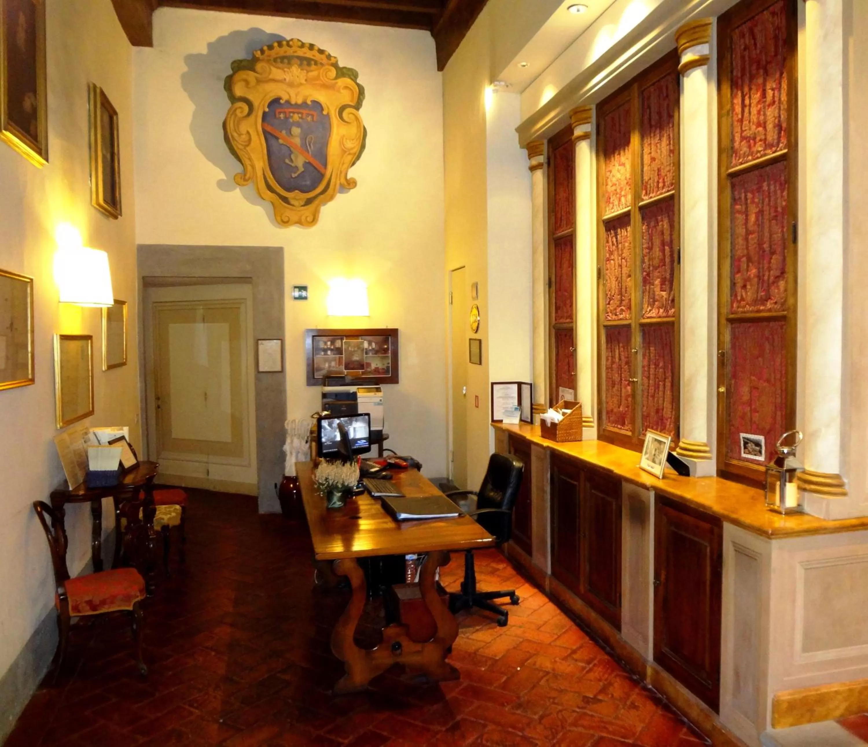 Lobby or reception in Palazzo Niccolini al Duomo Residenza D'Epoca