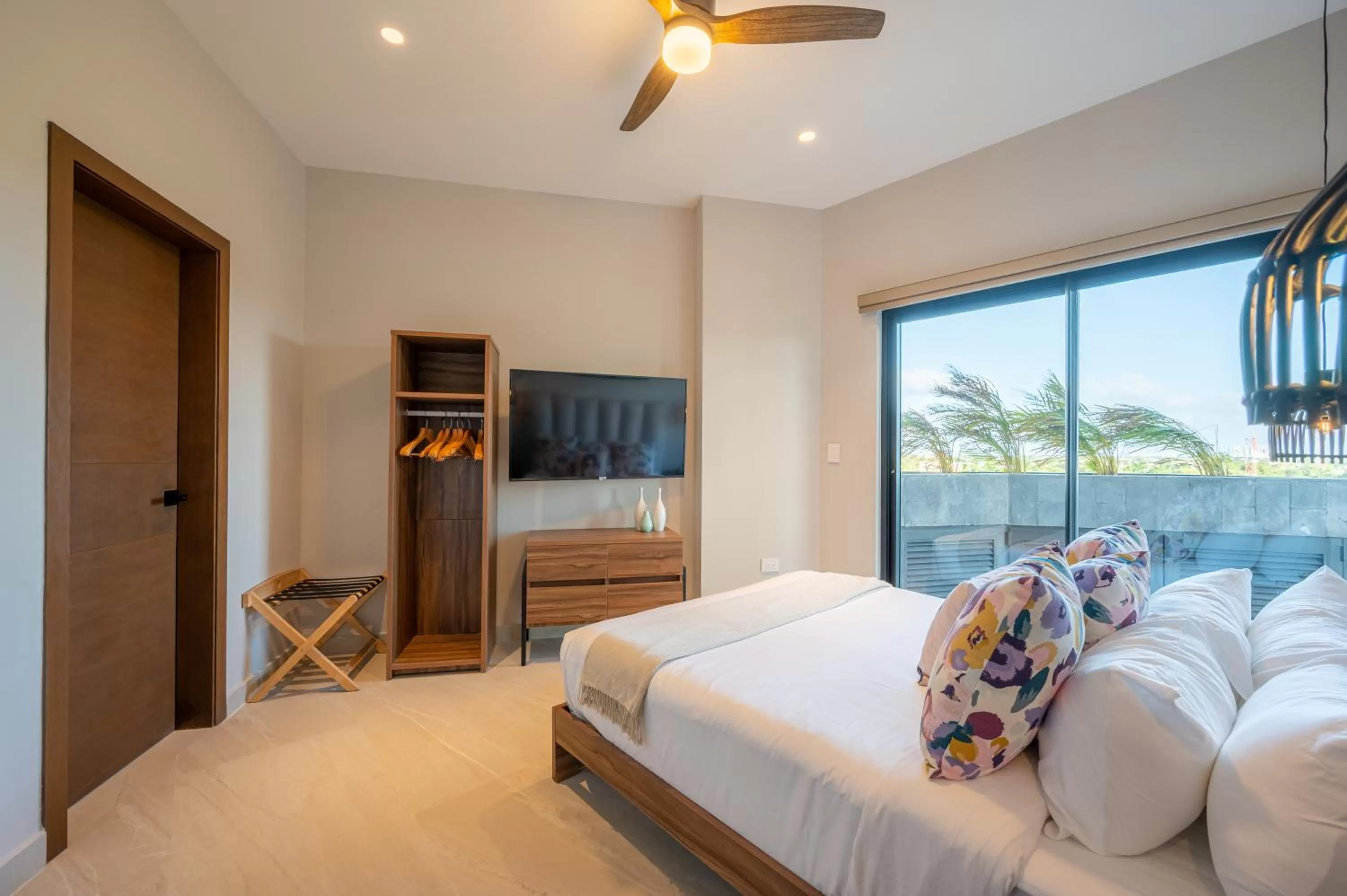 Communal lounge/ TV room, Bed in Kippal - Modern Oasis - ApartHotel