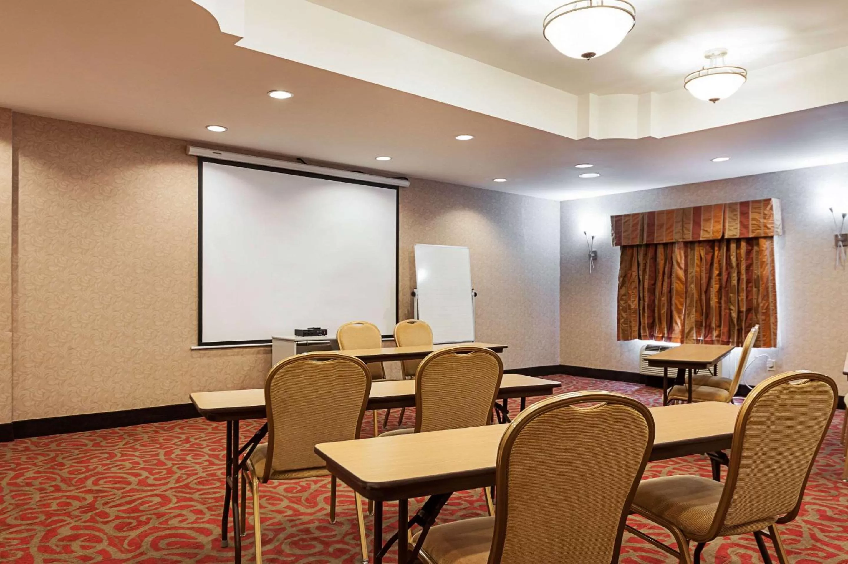 On site in Comfort Suites Sulphur-Lake Charles