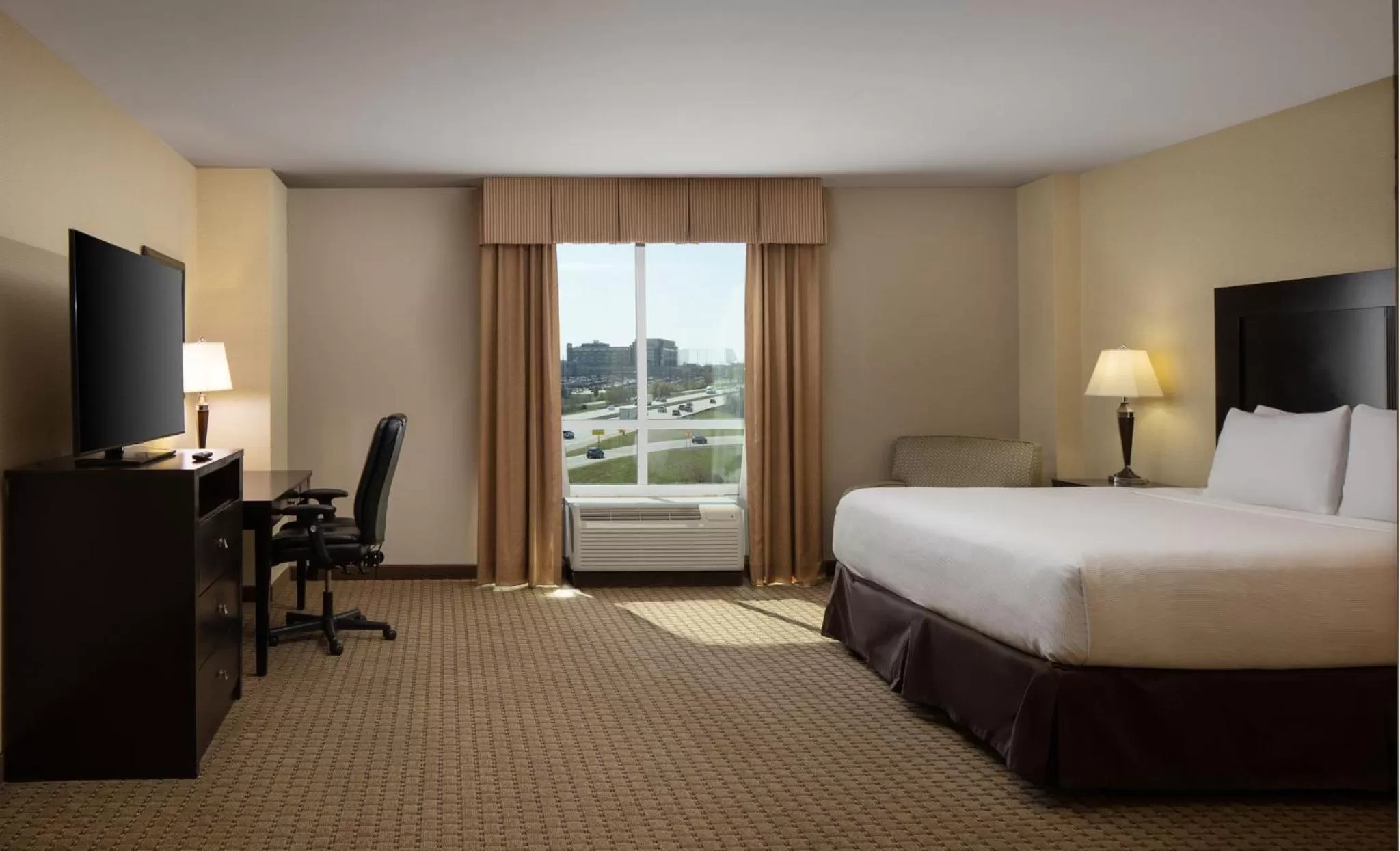 Bed in Hyatt House Bentonville Rogers