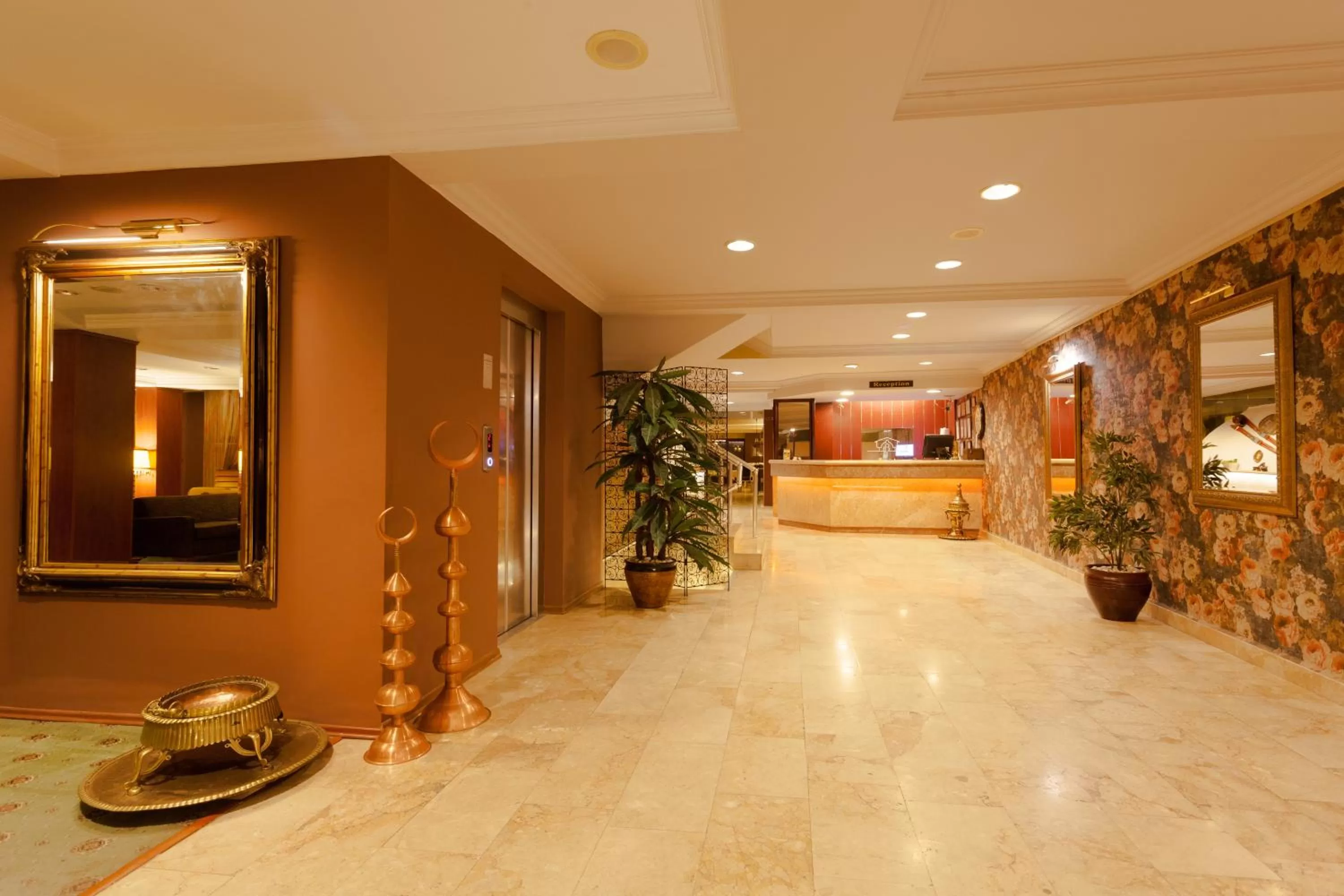 Lobby or reception in Boyuguzel Termal Hotel