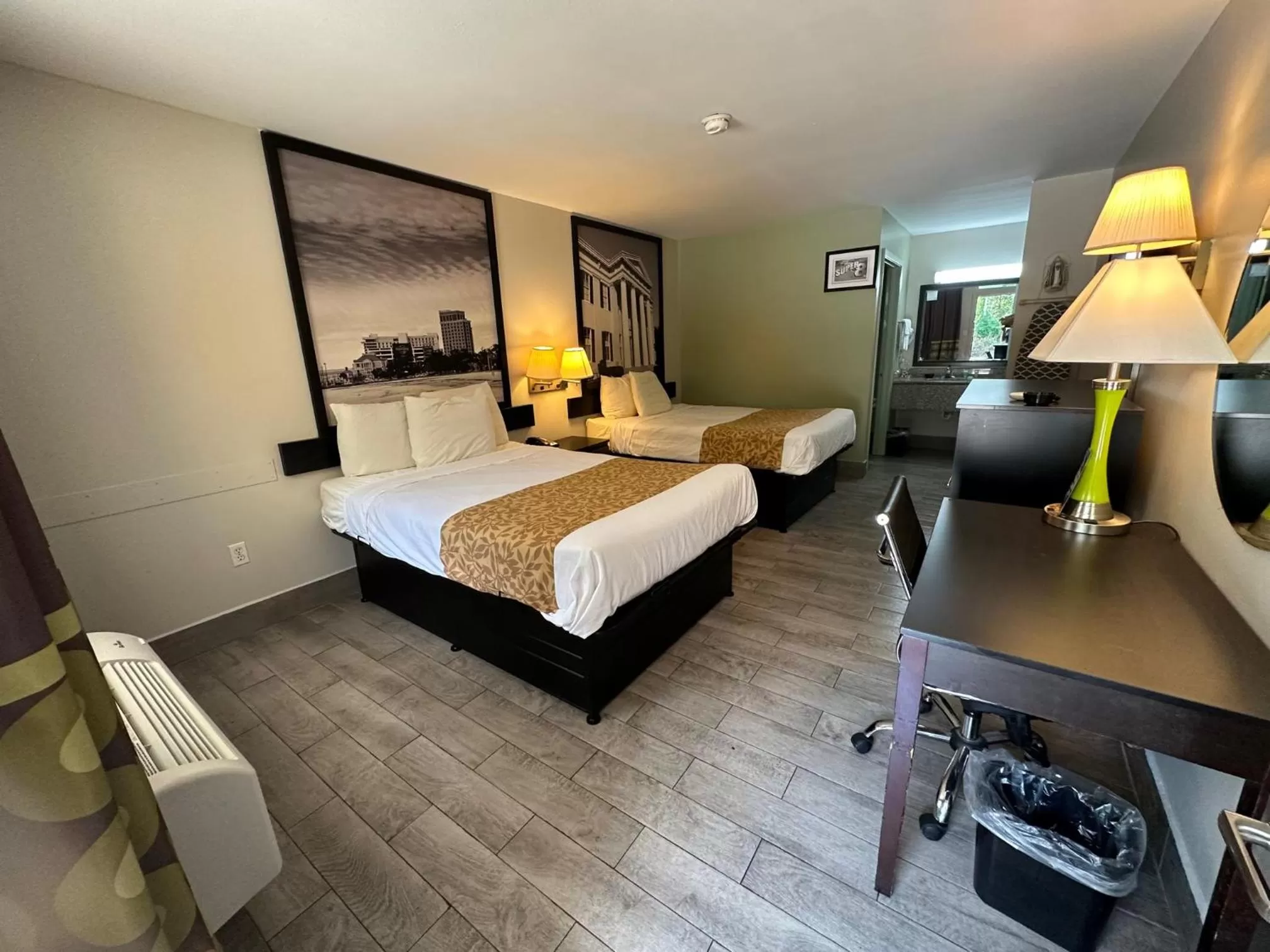 Photo of the whole room, Bed in Super 8 by Wyndham Ocean Springs Biloxi