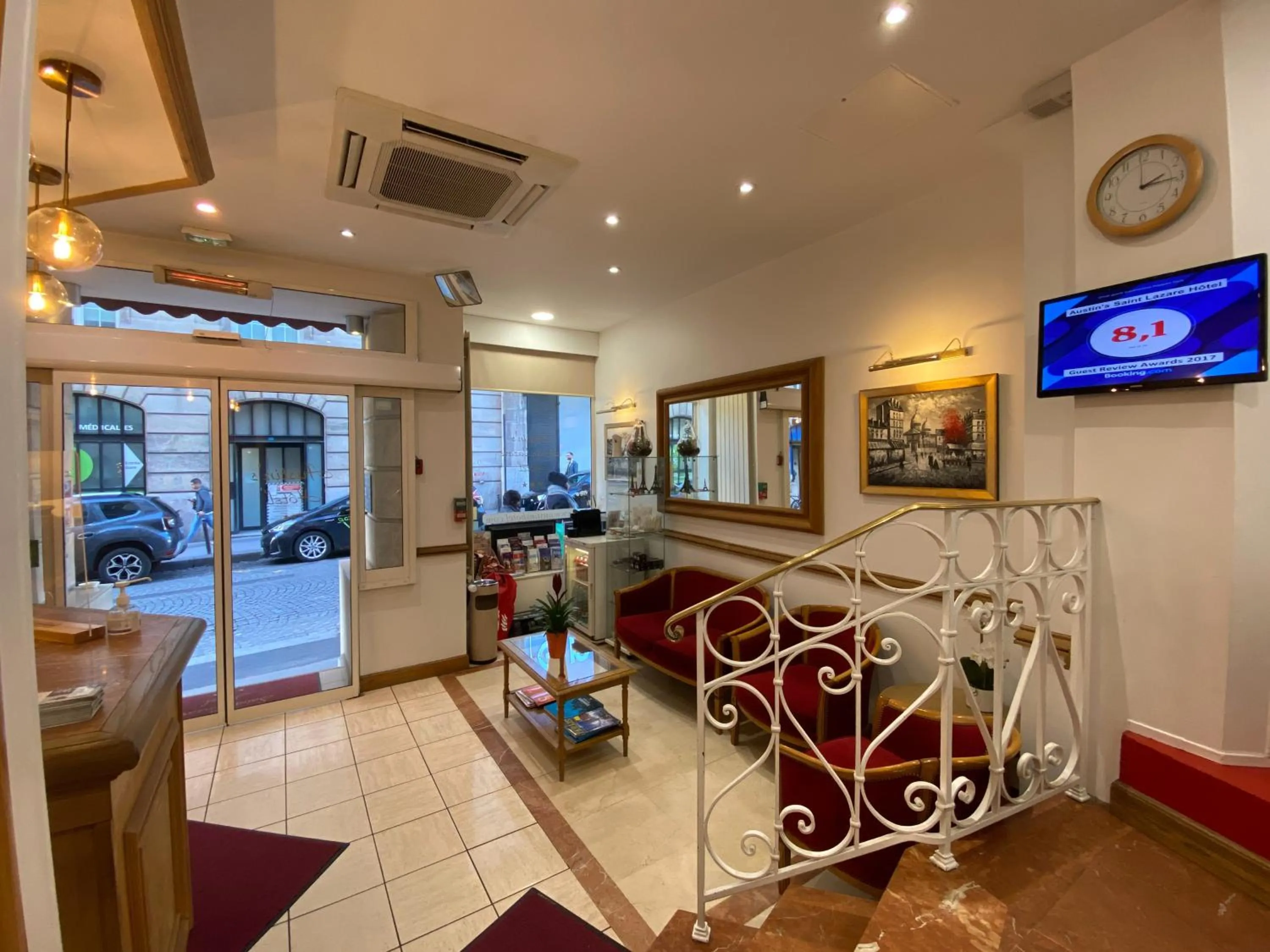 Lobby or reception in Austin's Saint Lazare Hotel