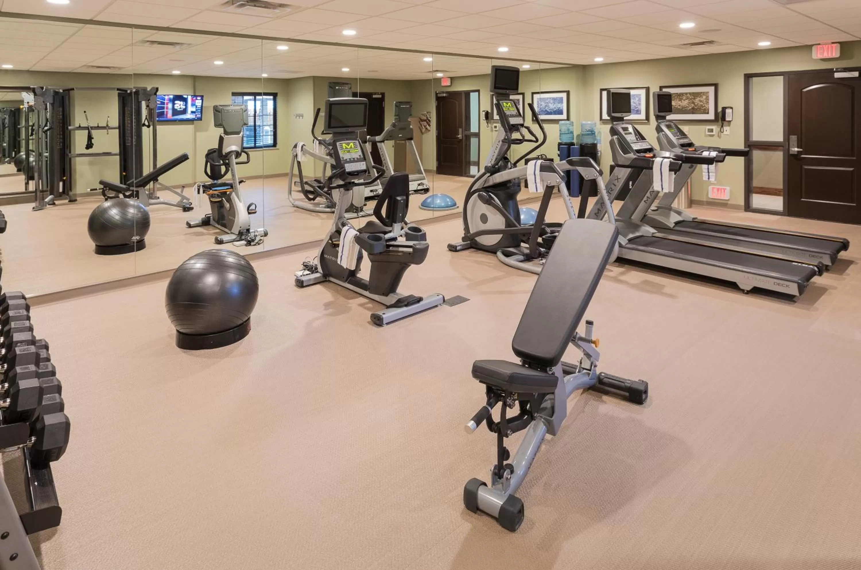 Fitness centre/facilities in Staybridge Suites Omaha West by IHG