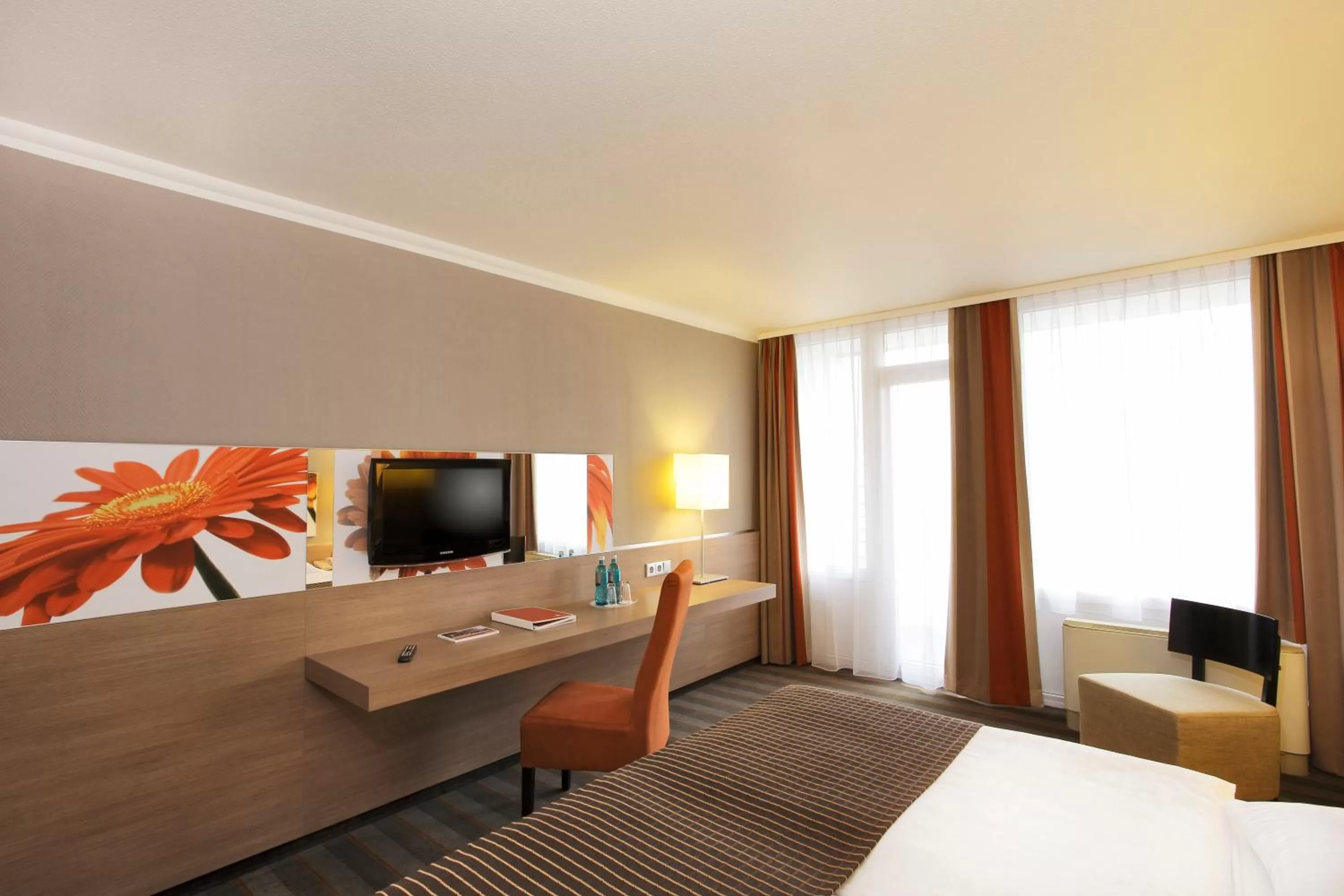Bedroom, Bed in SOALTEE Hotel by Trip Inn Frankfurt Messe Tagungshotel