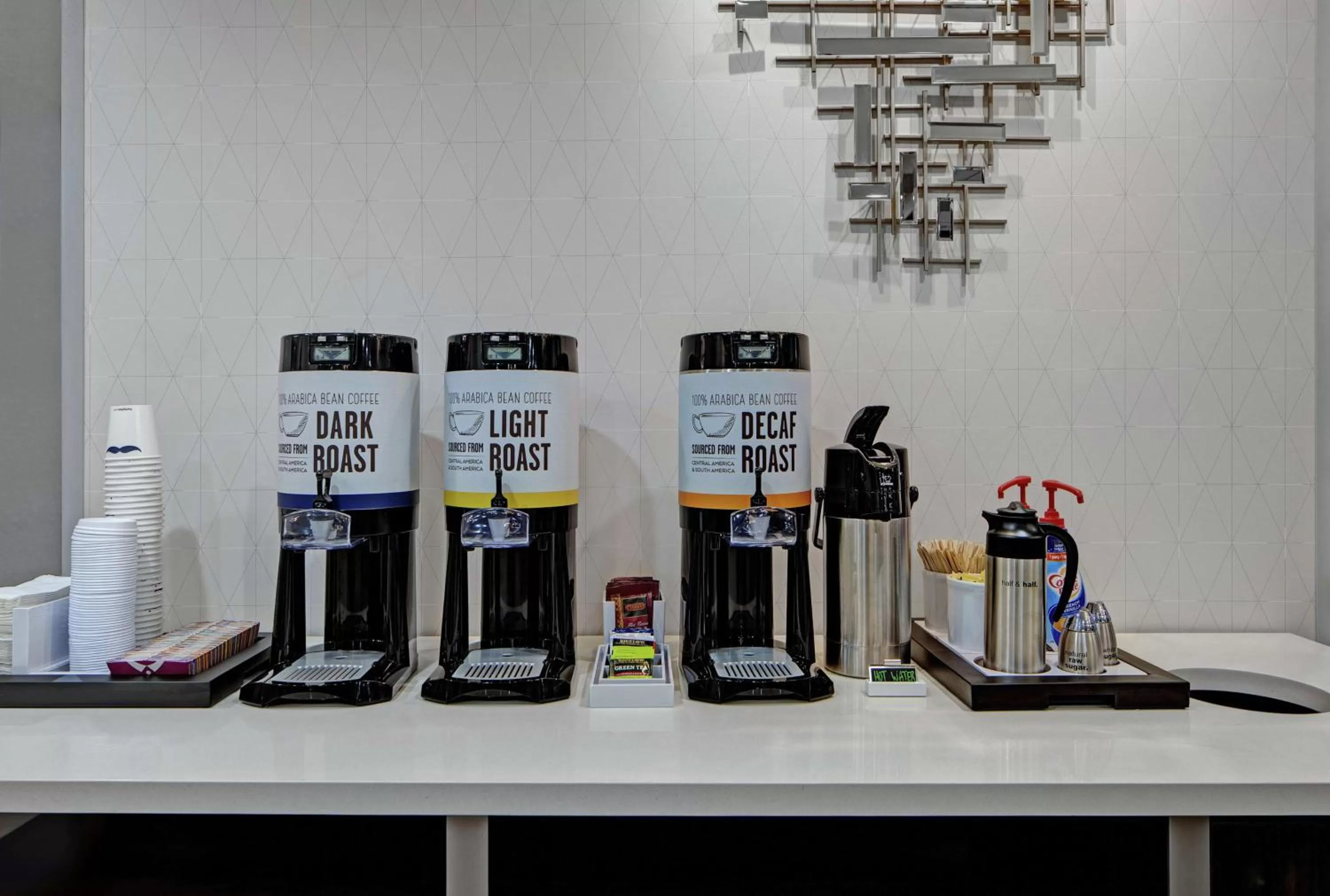 Dining area in Hampton Inn Weslaco