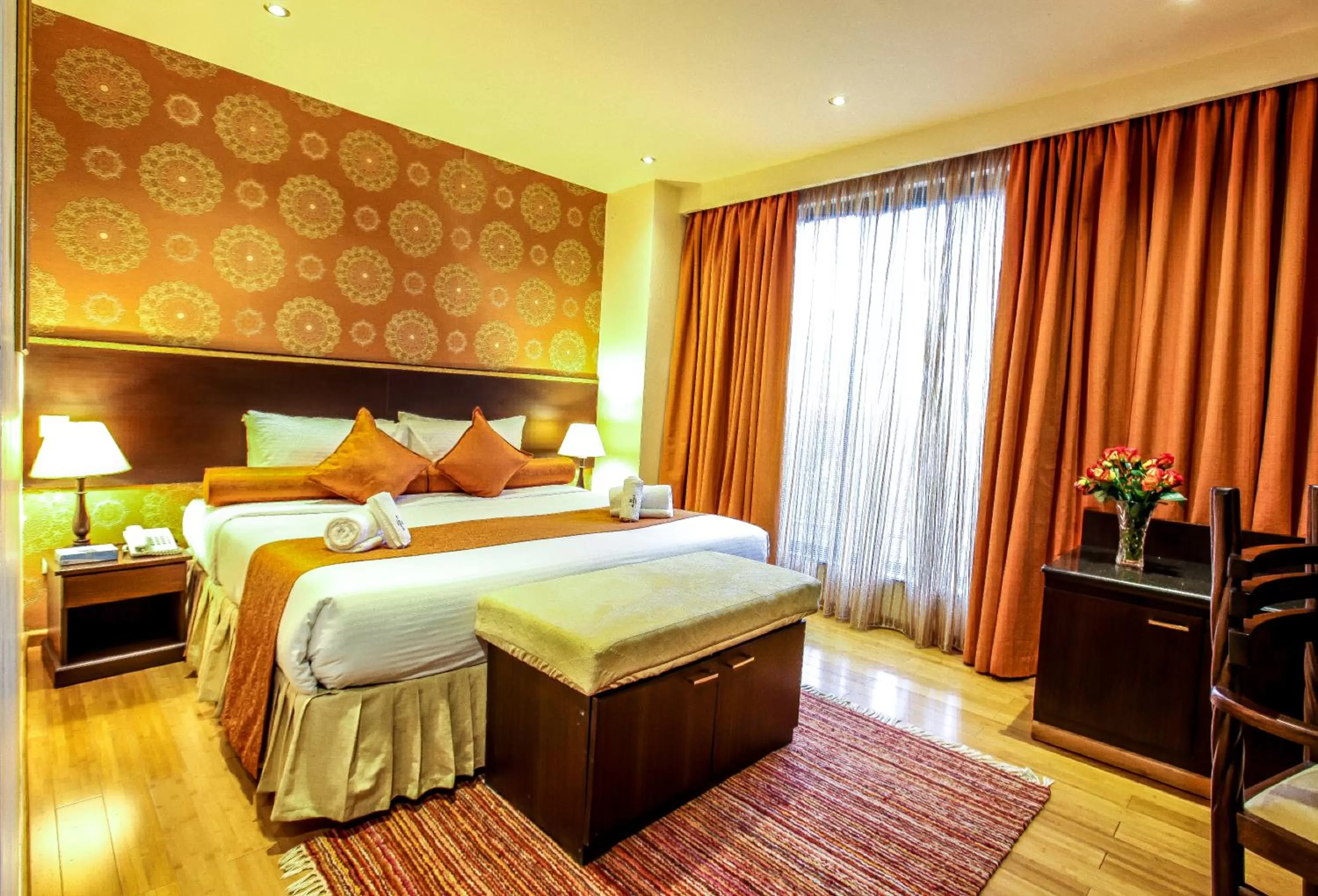 Photo of the whole room, Bed in The Monarch Hotel