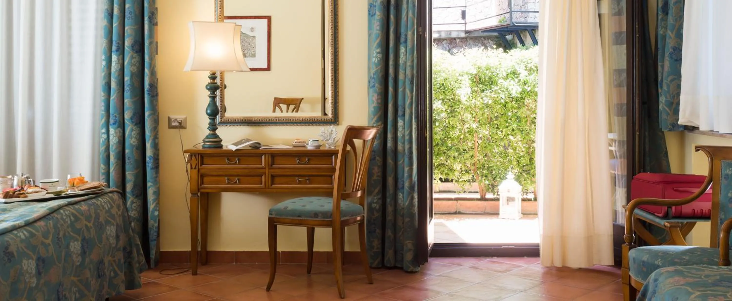 Photo of the whole room in Hotel Sirius