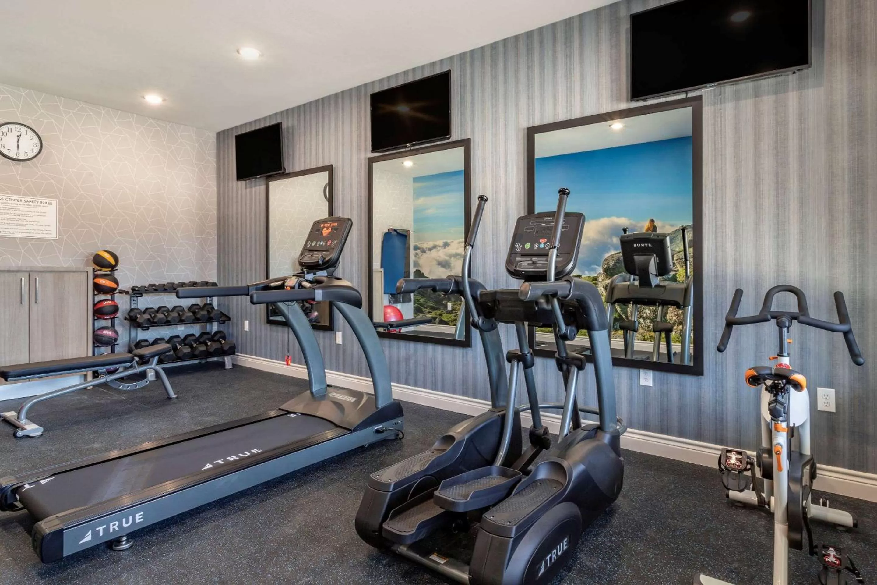 Fitness centre/facilities in Clarion Pointe Port Arthur-Beaumont South