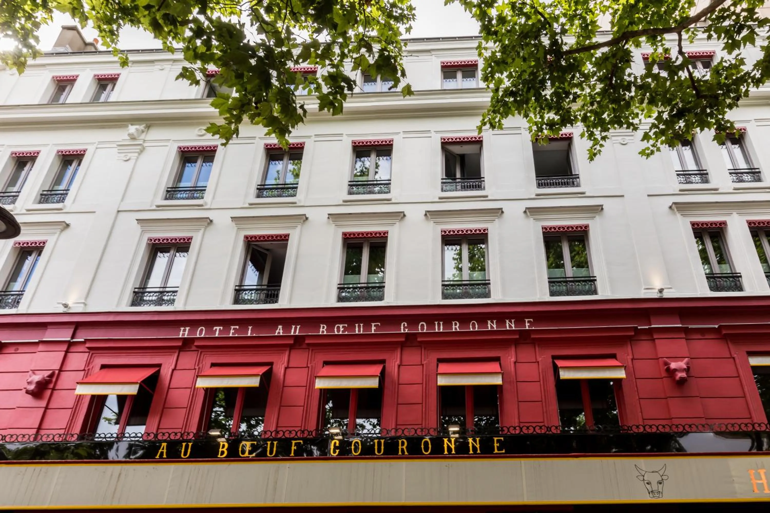 Property building in Hotel Restaurant Au Boeuf Couronné